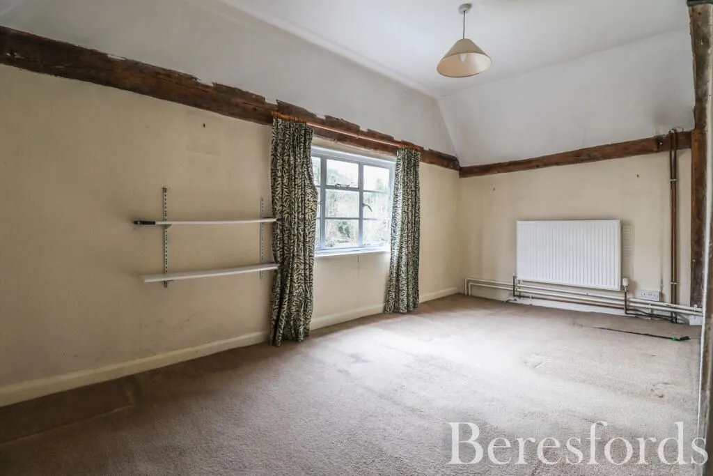 REFURBISHMENT OPPORTUNITY: A VACANT FREEHOLD GRADE II LISTED SEMI DETACHED COTTAGE ON A CORNER PLOT IN NEED OF REPAIR AND IMPROVEMENT 