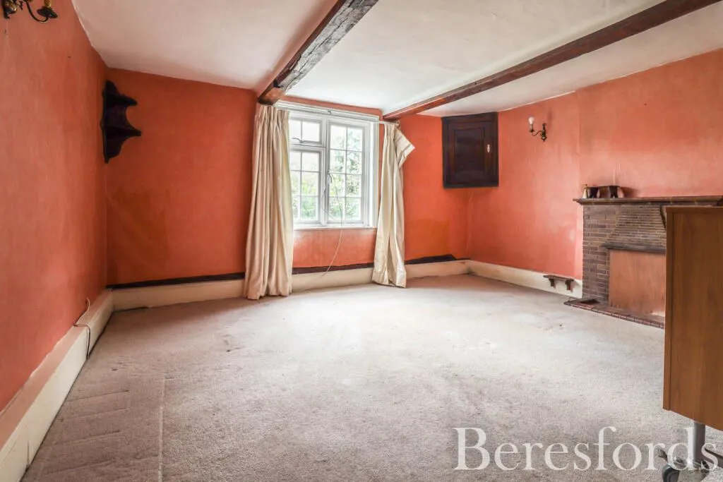 REFURBISHMENT OPPORTUNITY: A VACANT FREEHOLD GRADE II LISTED SEMI DETACHED COTTAGE ON A CORNER PLOT IN NEED OF REPAIR AND IMPROVEMENT 