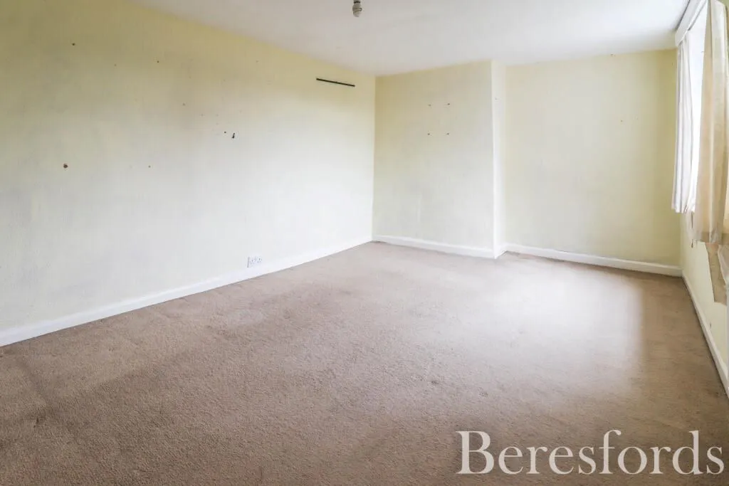 REFURBISHMENT OPPORTUNITY: A VACANT FREEHOLD GRADE II LISTED SEMI DETACHED COTTAGE ON A CORNER PLOT IN NEED OF REPAIR AND IMPROVEMENT 