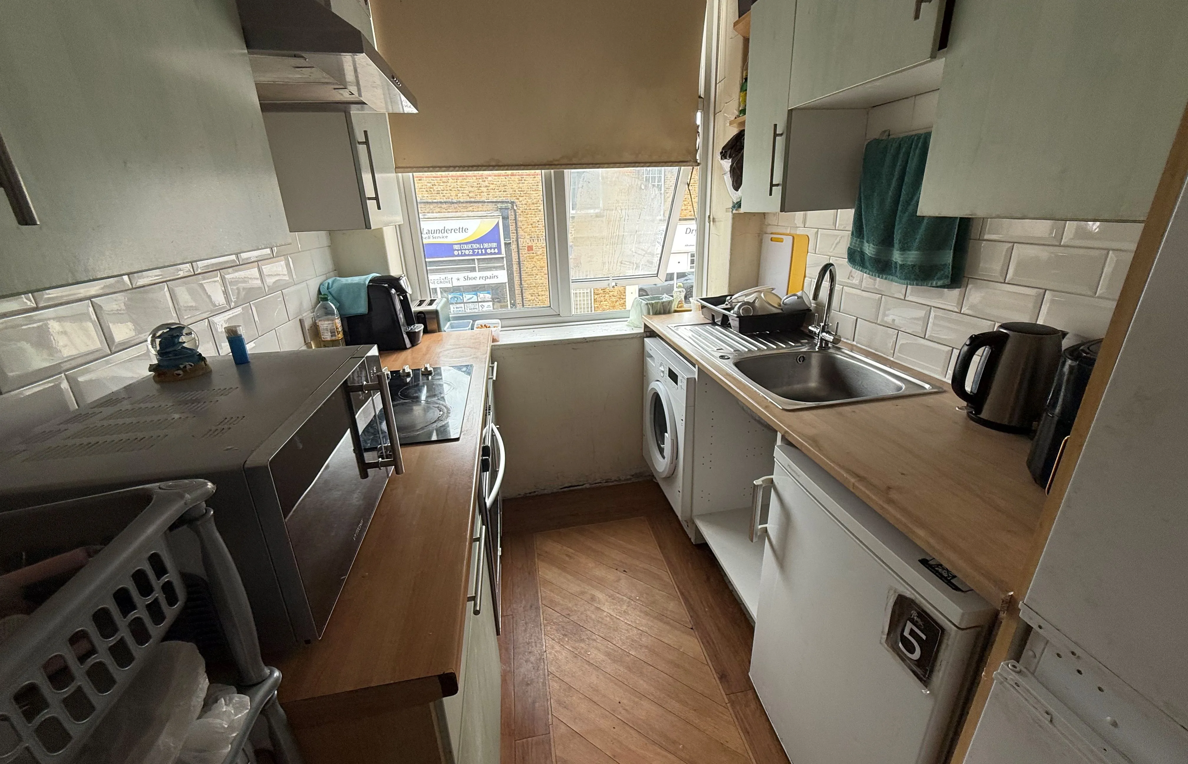 RESIDENTIAL INVESTMENT: LEASEHOLD THREE BEDROOM MAISONETTE WITH GARAGE CONSIDERED IDEAL FOR BOTH OWNER OCCUPIERS AND BUY TO LET INVESTORS ALIKE.