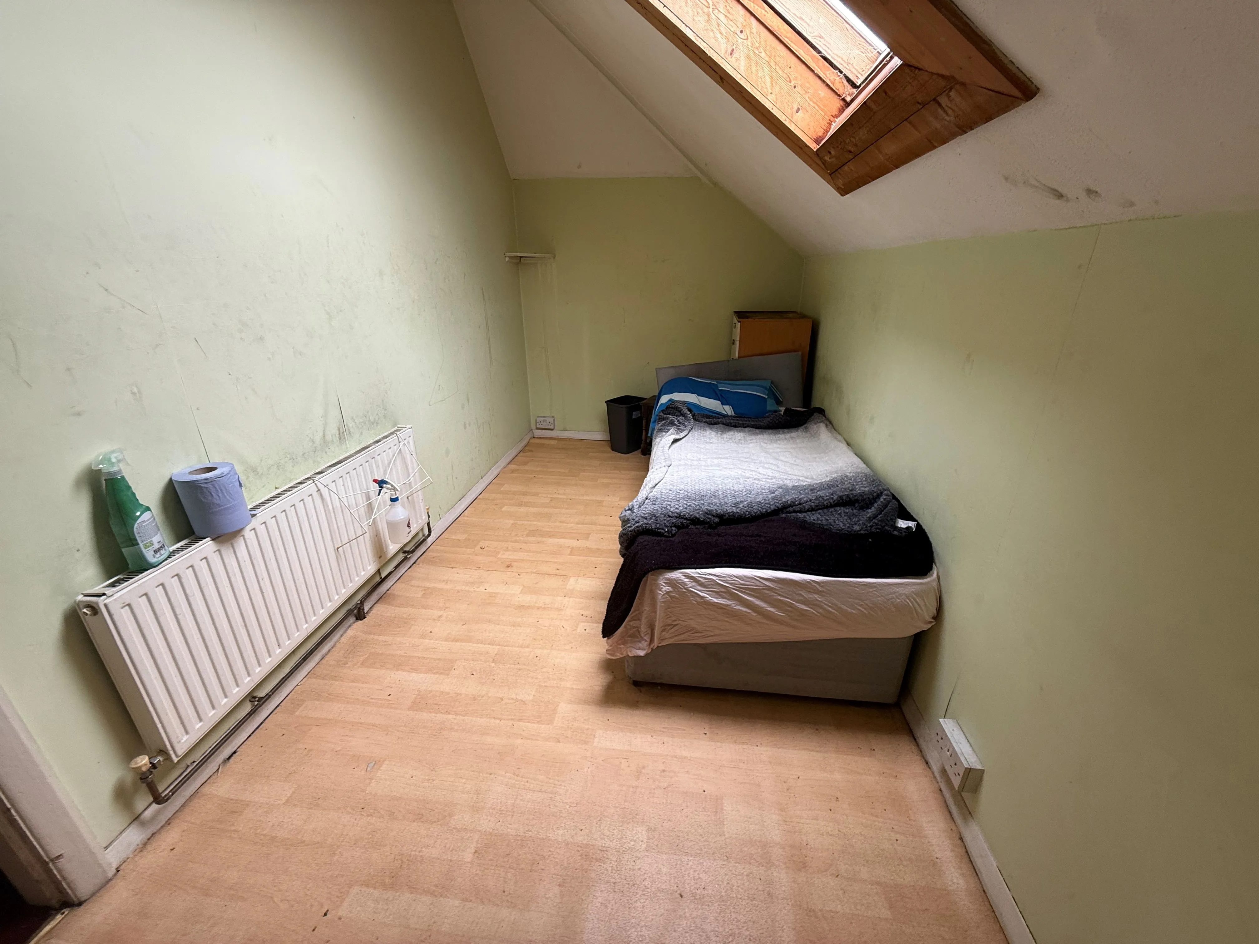 RESIDENTIAL INVESTMENT: LEASEHOLD THREE BEDROOM MAISONETTE WITH GARAGE CONSIDERED IDEAL FOR BOTH OWNER OCCUPIERS AND BUY TO LET INVESTORS ALIKE.