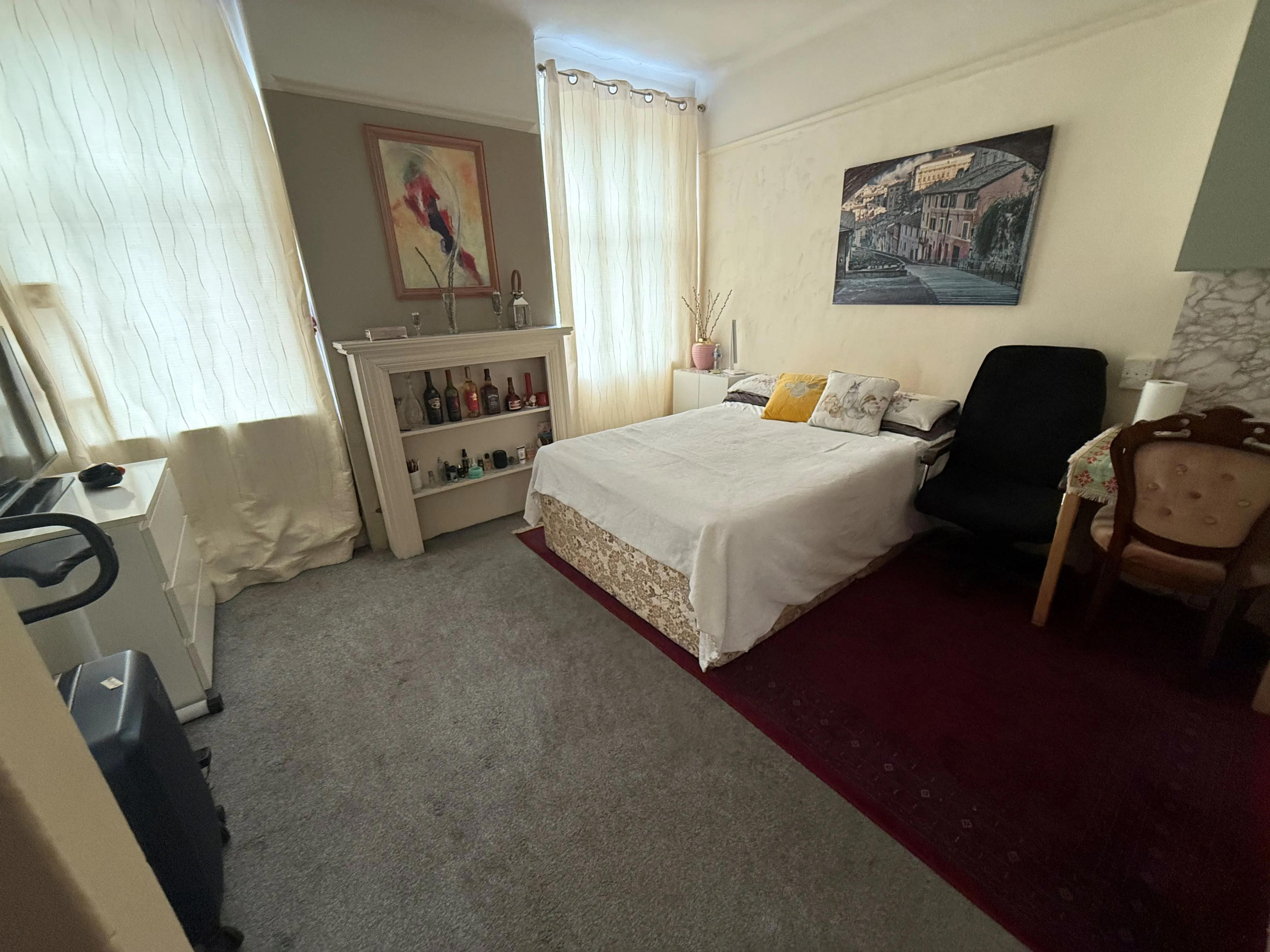 RESIDENTIAL INVESTMENT: LEASEHOLD THREE BEDROOM MAISONETTE WITH GARAGE CONSIDERED IDEAL FOR BOTH OWNER OCCUPIERS AND BUY TO LET INVESTORS ALIKE.