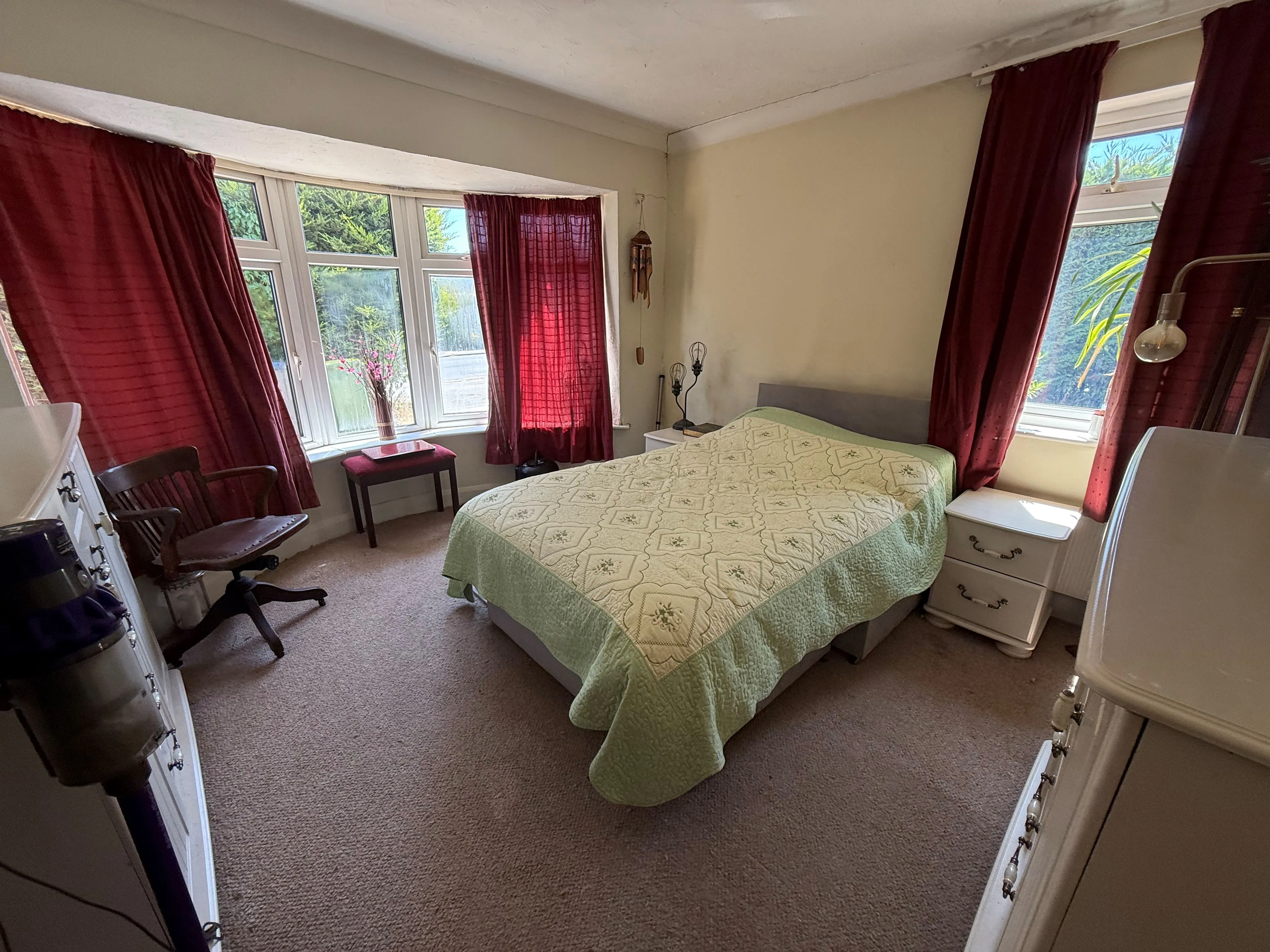 REFURBISHMENT OPPORTUNITY: A FREEHOLD DETACHED BUNGALOW ON A CORNER PLOT WITH POTENTIAL FOR IMPROVEMENT/EXTENSION SUBJECT TO PLANNING