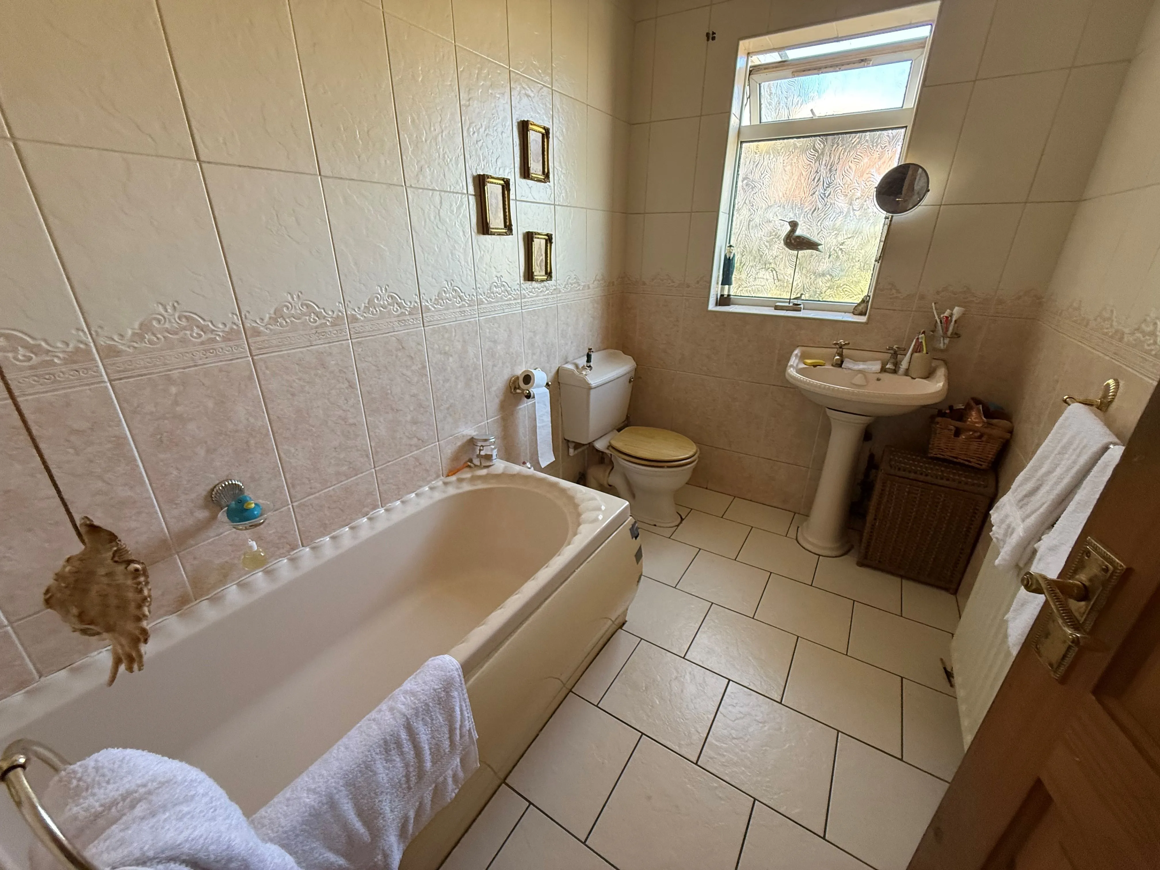 REFURBISHMENT OPPORTUNITY: A FREEHOLD DETACHED BUNGALOW ON A CORNER PLOT WITH POTENTIAL FOR IMPROVEMENT/EXTENSION SUBJECT TO PLANNING