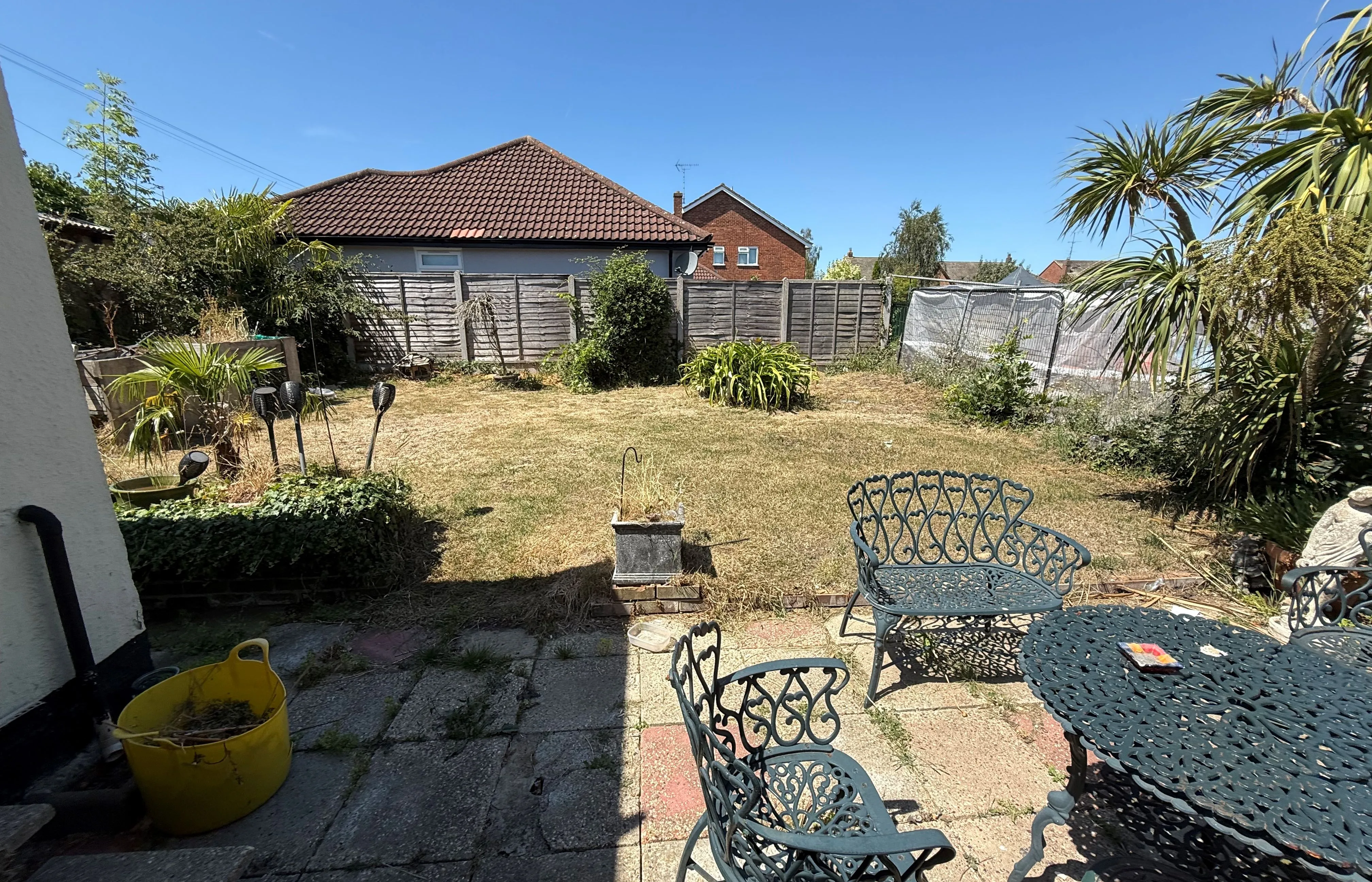 REFURBISHMENT OPPORTUNITY: A FREEHOLD DETACHED BUNGALOW ON A CORNER PLOT WITH POTENTIAL FOR IMPROVEMENT/EXTENSION SUBJECT TO PLANNING