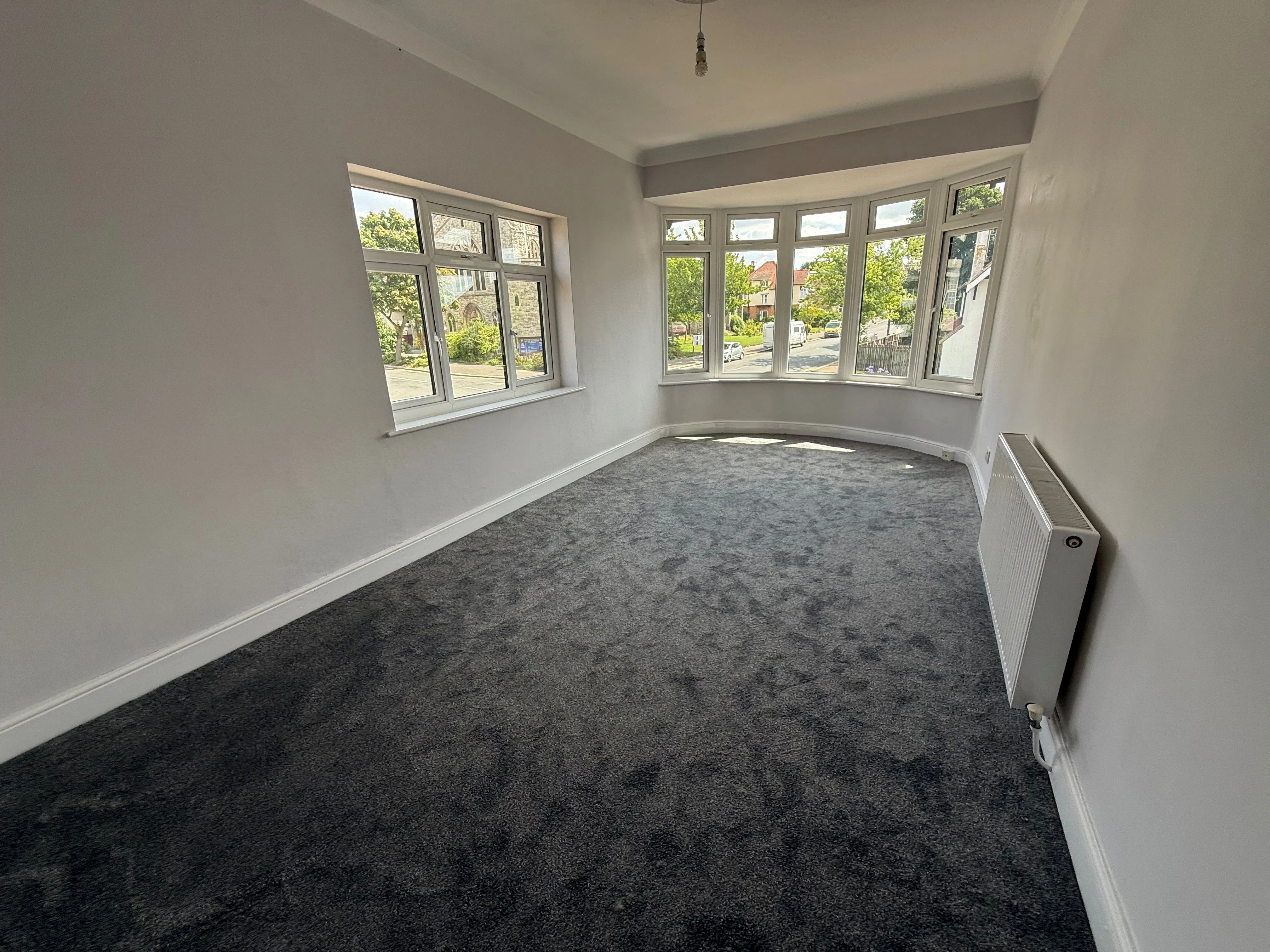 RESIDENTIAL OPPORTUNITY: VACANT TWO BEDROOM FIRST FLOOR FLAT THAT HAS BEEN REFURBISHED WITH PARKING TO THE REAR AND CLOSE TO SEAFRONT