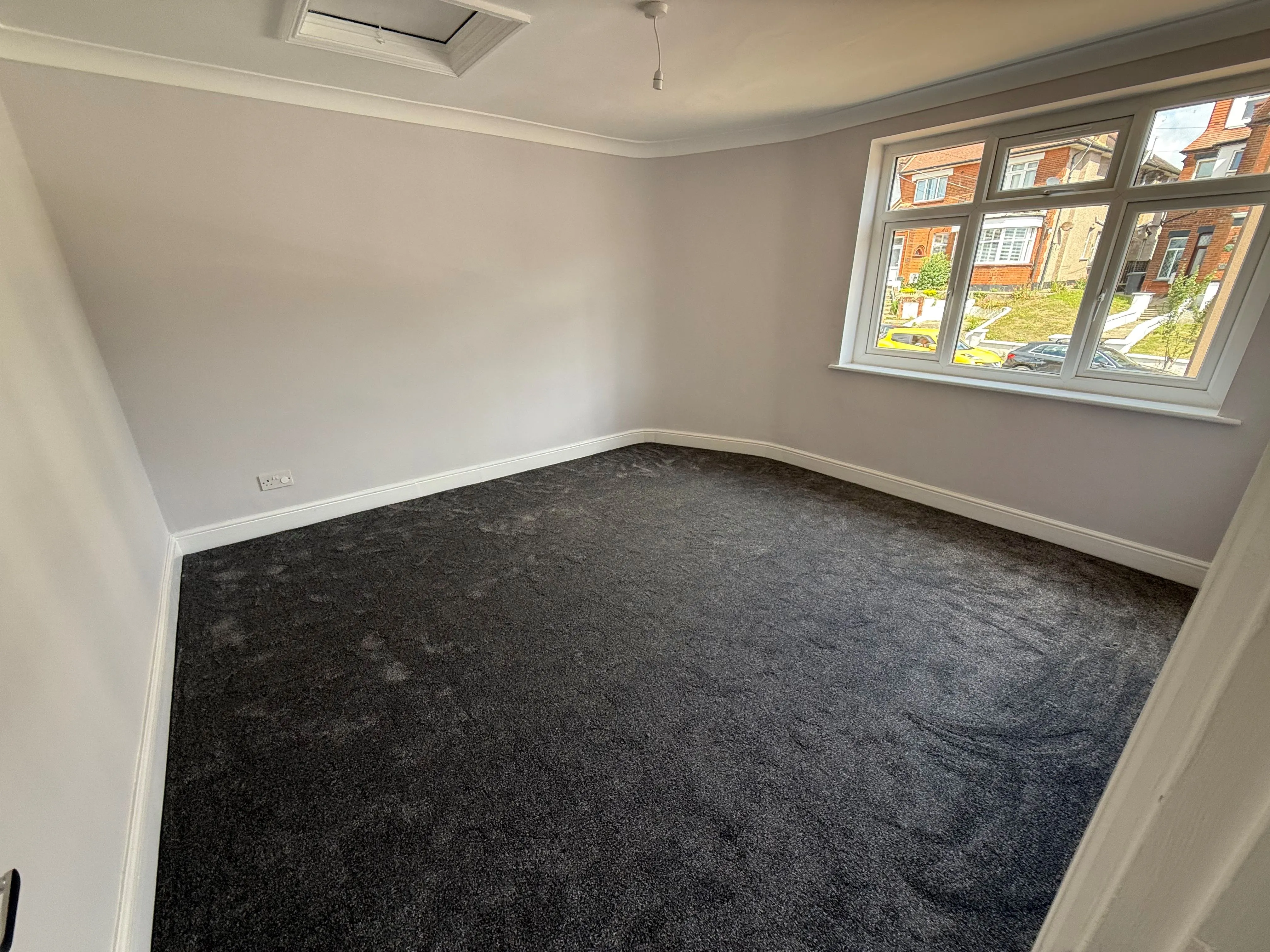 RESIDENTIAL OPPORTUNITY: VACANT TWO BEDROOM FIRST FLOOR FLAT THAT HAS BEEN REFURBISHED WITH PARKING TO THE REAR AND CLOSE TO SEAFRONT