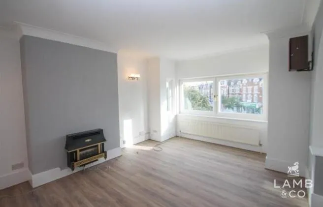 MIXED USE INVESTMENT: A FREEHOLD BUILDING FULLY LET AND PRODUCING AN ANNUAL INCOME OF AROUND £48,000. A YIELD OF AROUND 12% OF THE GUIDE PRICE  