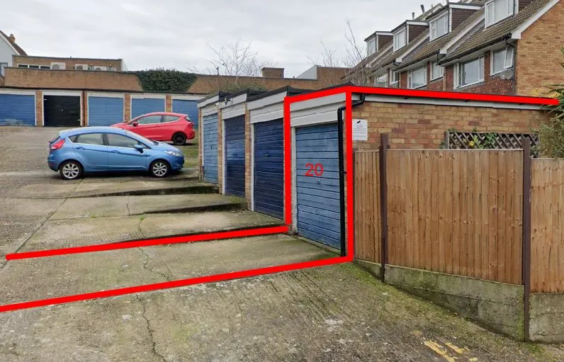 RESIDENTIAL: A VACANT LEASEHOLD ONE BEDROOM GROUND FLOOR MAISONETTE BENEFITING FROM ITS OWN DRIVEWAY, GARAGE AND COURTYARD GARDEN.