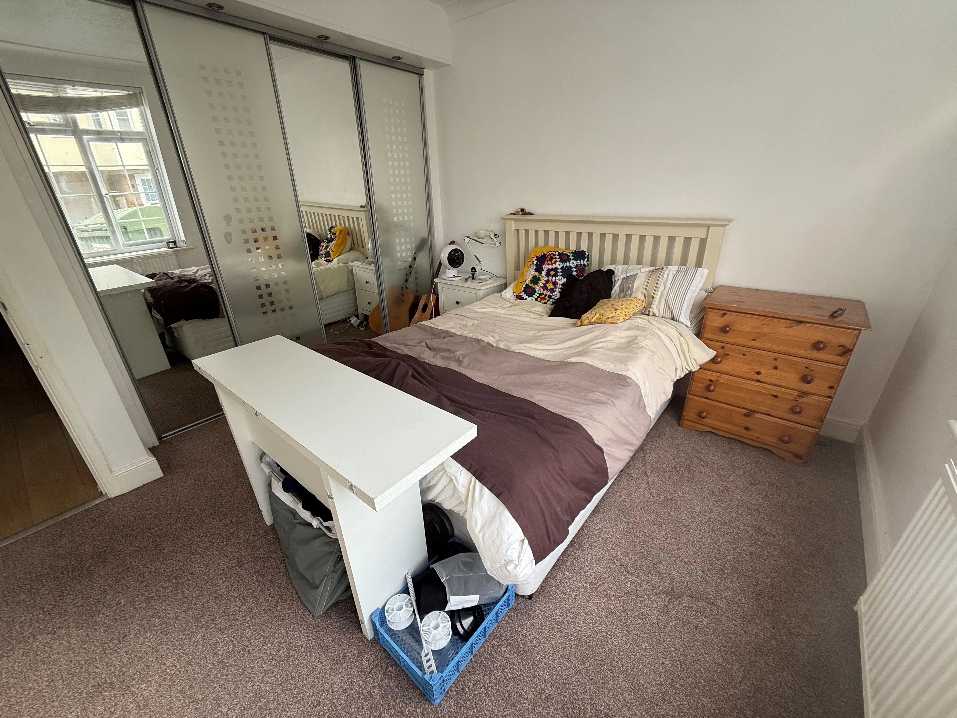 BUY TO LET INVESTMENT: ONE BEDROOM GROUND FLOOR APARTMENT LOCATED CLOSE TO LEIGH BROADWAY CURRENTLY LET ON AN ASSURED SHORTHOLD TENANCY.