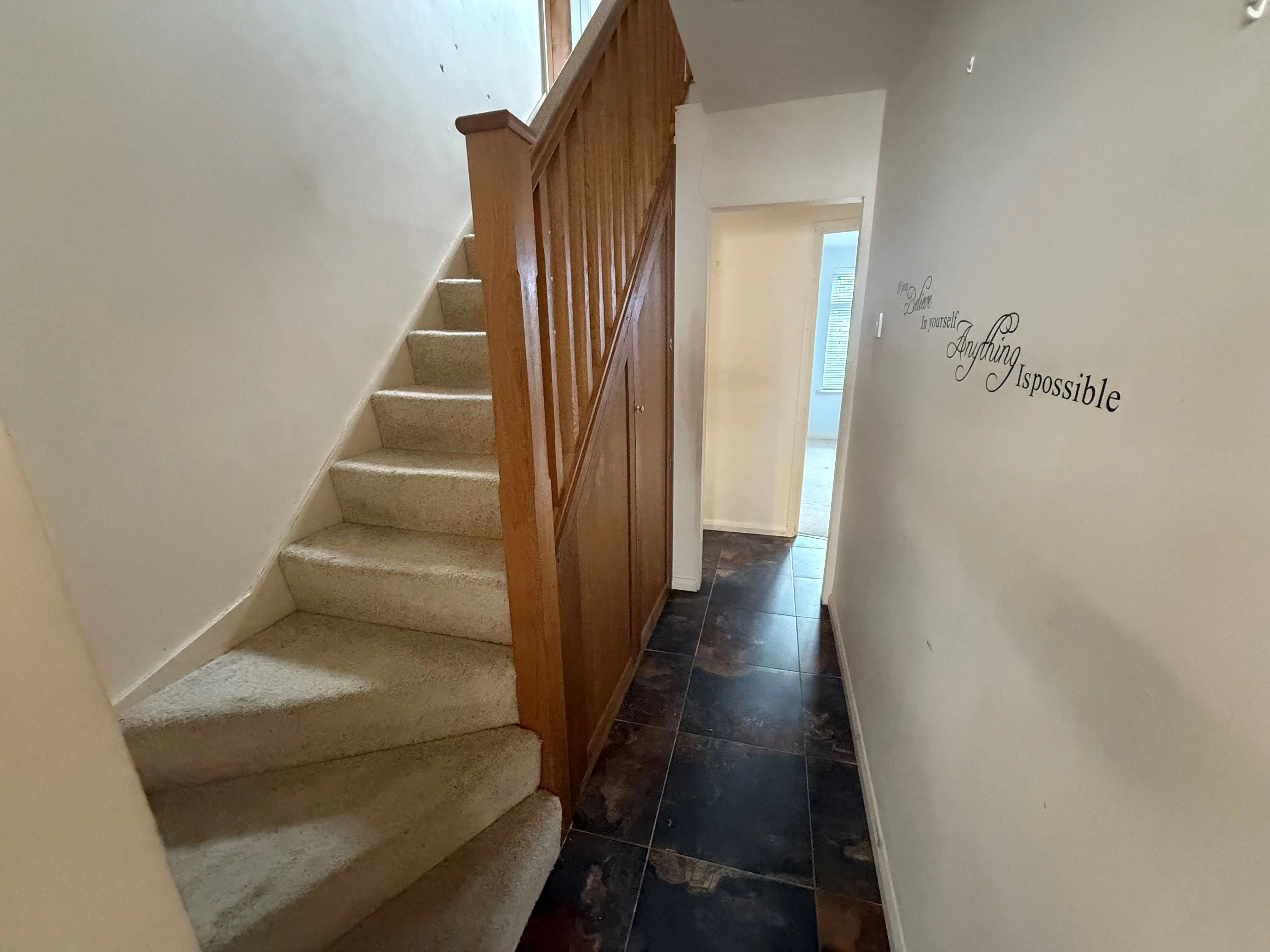 RESIDENTIAL INVESTMENT: A VACANT FREEHOLD SEMI DETACHED CHALET IN NEED OF LIGHT REFURBISHMENT WITHIN WALKING DISTANCE TO TOWN CENTRE