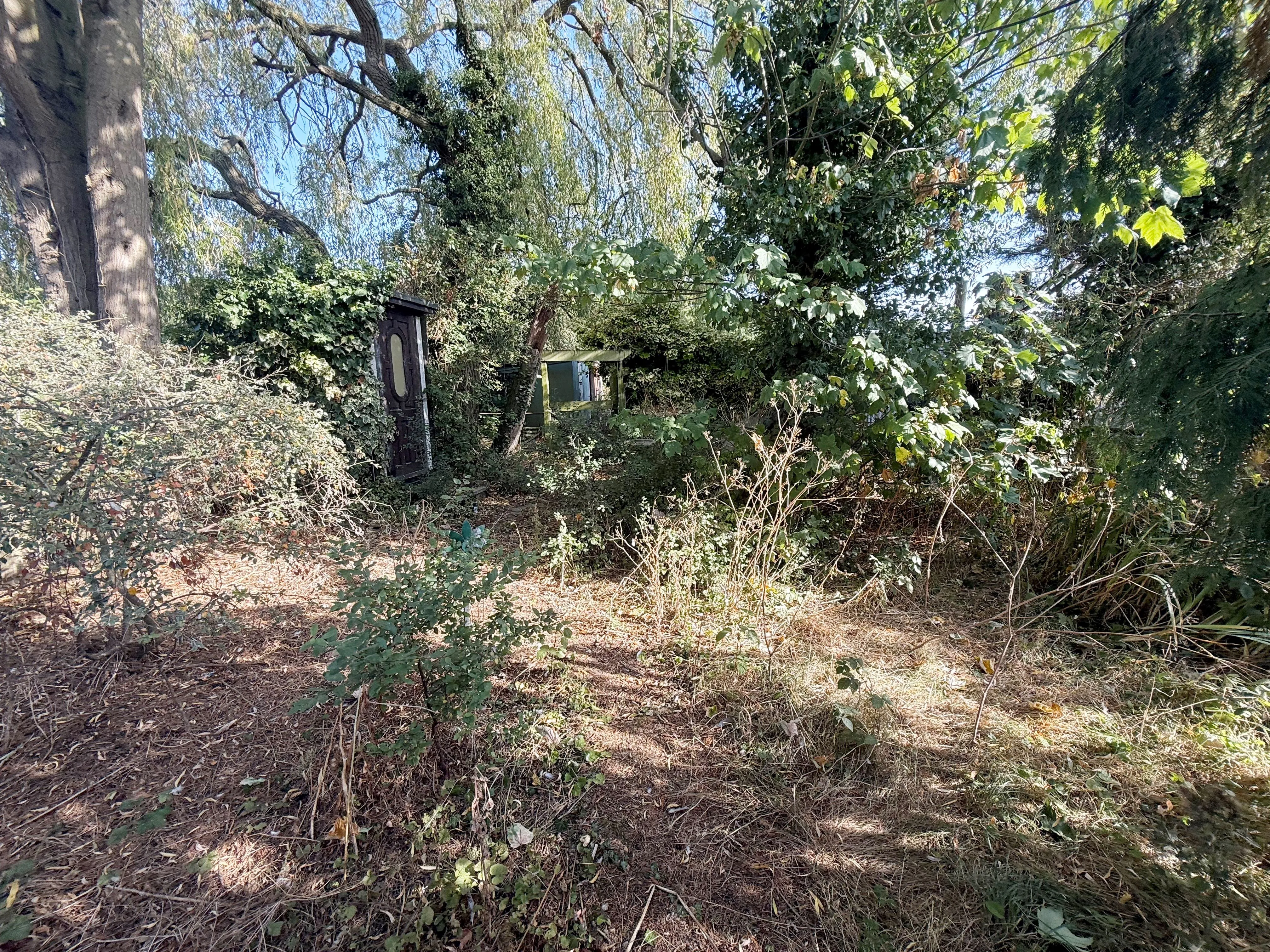 DEVELOPMENT OPPORTUNITY: VACANT FREEHOLD DETACHED HOUSE ON A 0.87 ACRE GREEN BELT PLOT WITH THREE STABLES OFFERS POTENTIAL REDEVELOPMENT