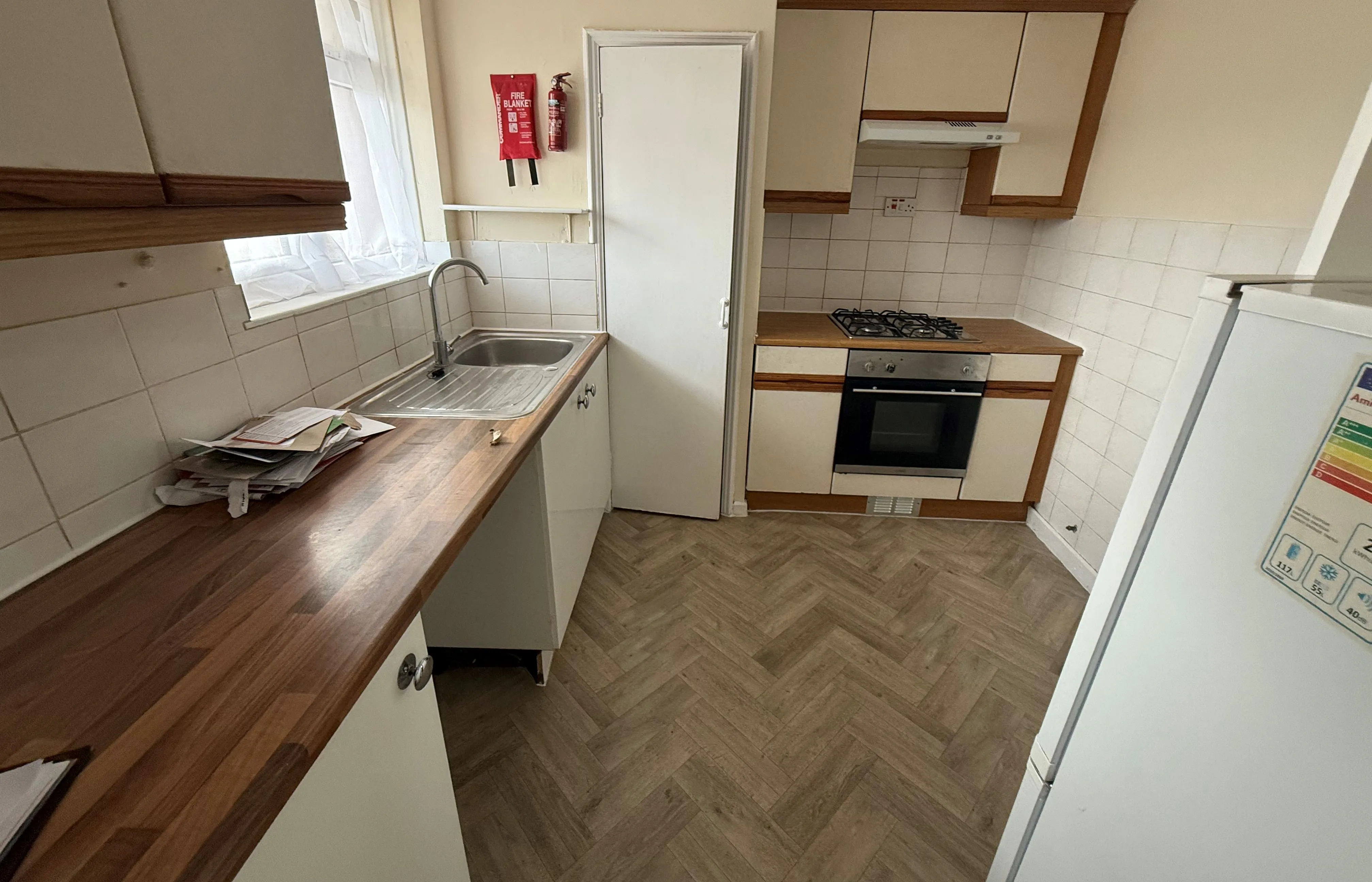 RESIDENTIAL INVESTMENT: A VACANT LEASEHOLD TWO BEDROOM MAISONETTE LOCATED WITHIN WALKING DISTANCE OF CHADWELL HEATH TRAIN STATION