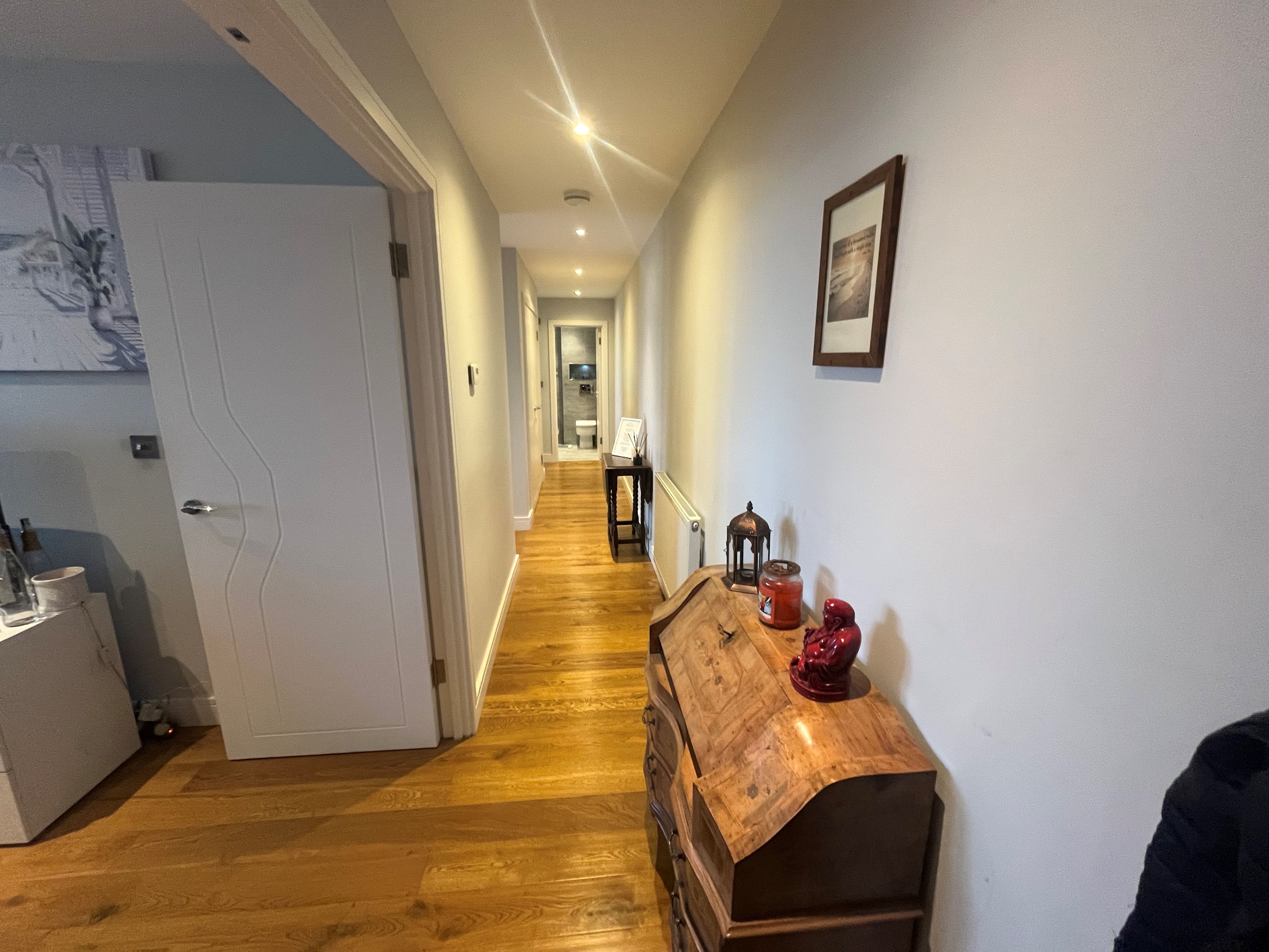 RESIDENTIAL/BUY TO LET INVESTMENT: MODERN TWO BEDROOM APARTMENT IN THE HEART OF THE CITY CENTRE CONSIDERED TO BE AN IDEAL BUY TO LET INVESTMENT. 