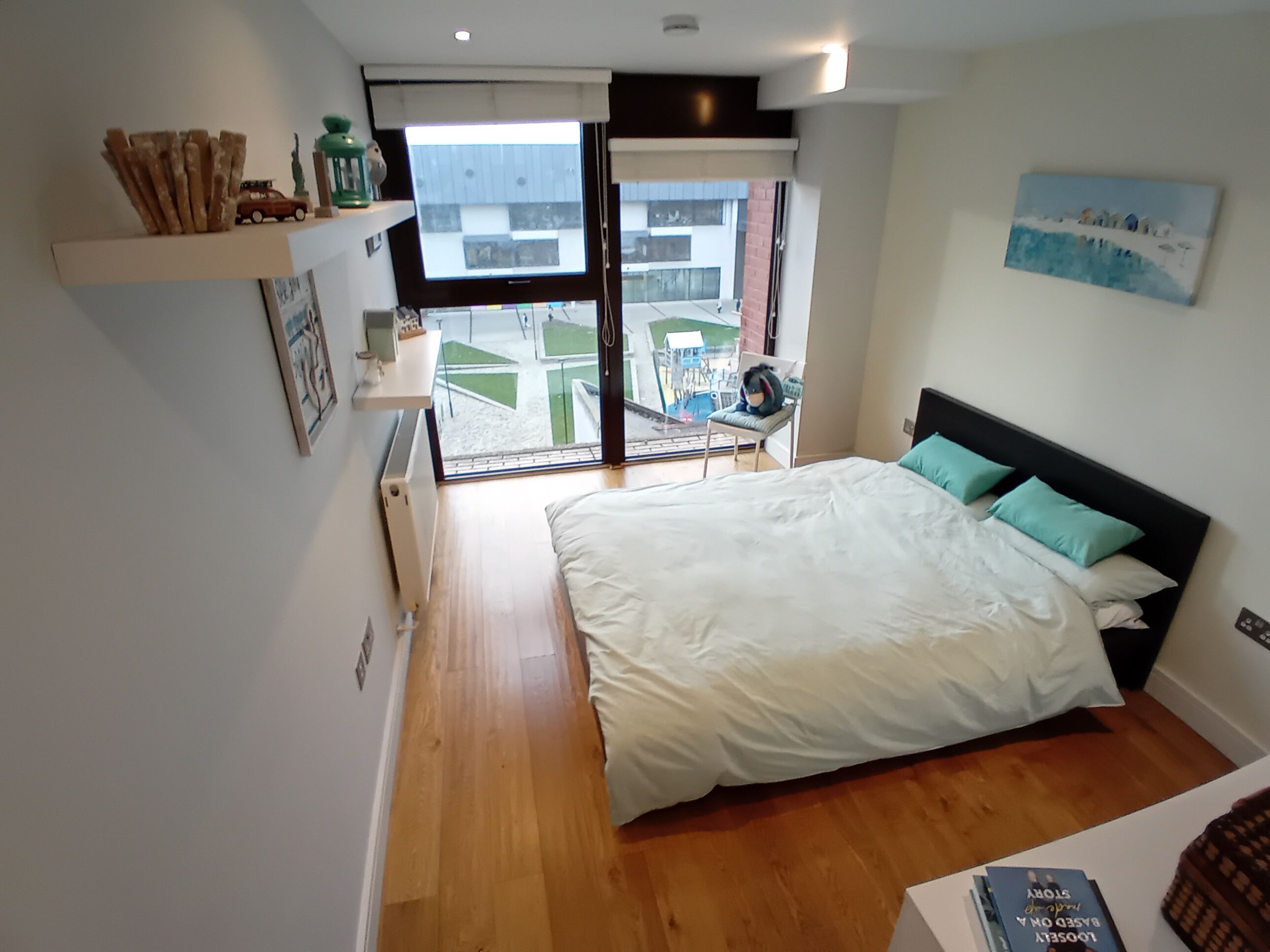 RESIDENTIAL/BUY TO LET INVESTMENT: MODERN TWO BEDROOM APARTMENT IN THE HEART OF THE CITY CENTRE CONSIDERED TO BE AN IDEAL BUY TO LET INVESTMENT. 
