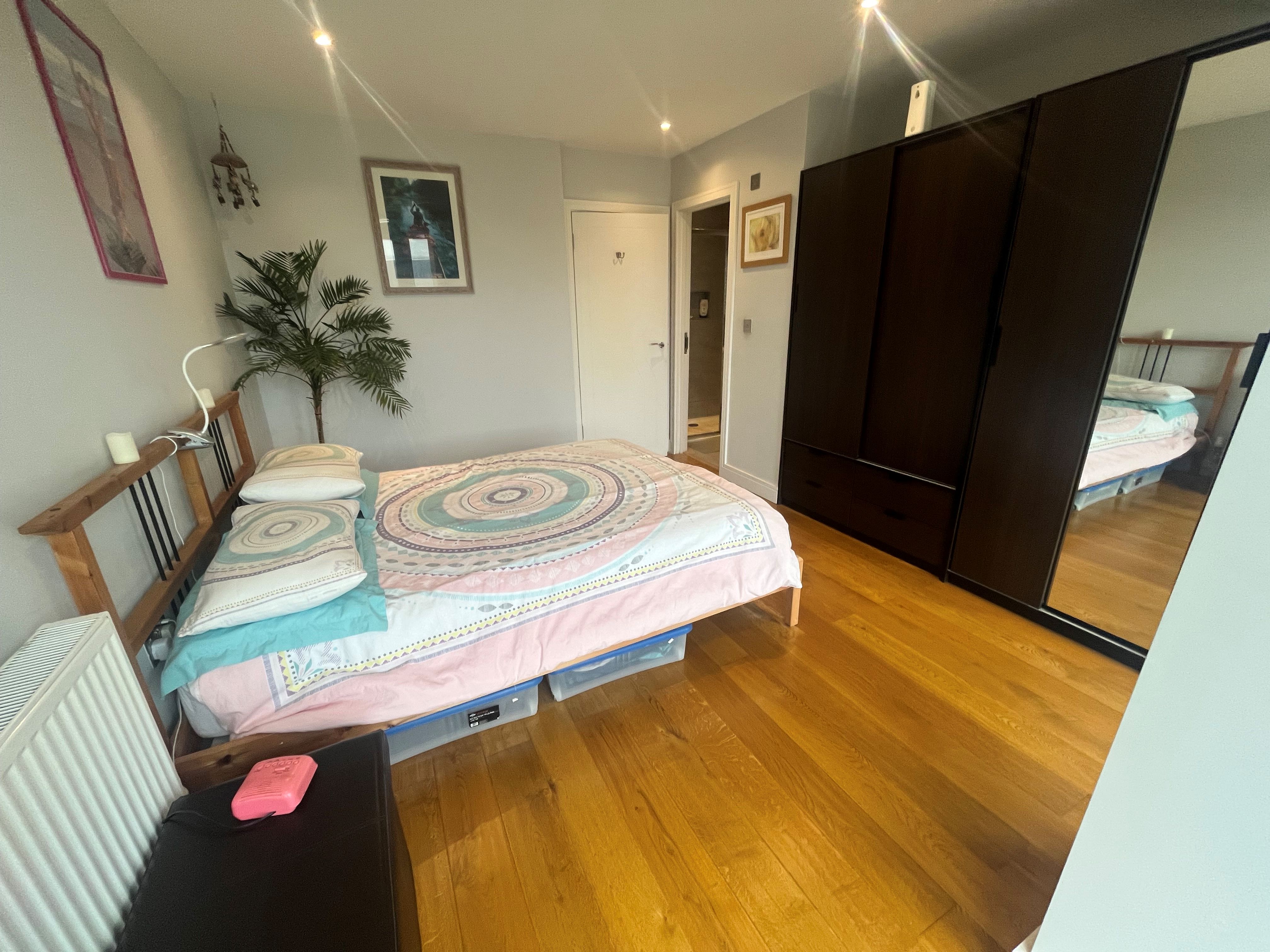 RESIDENTIAL/BUY TO LET INVESTMENT: MODERN TWO BEDROOM APARTMENT IN THE HEART OF THE CITY CENTRE CONSIDERED TO BE AN IDEAL BUY TO LET INVESTMENT. 