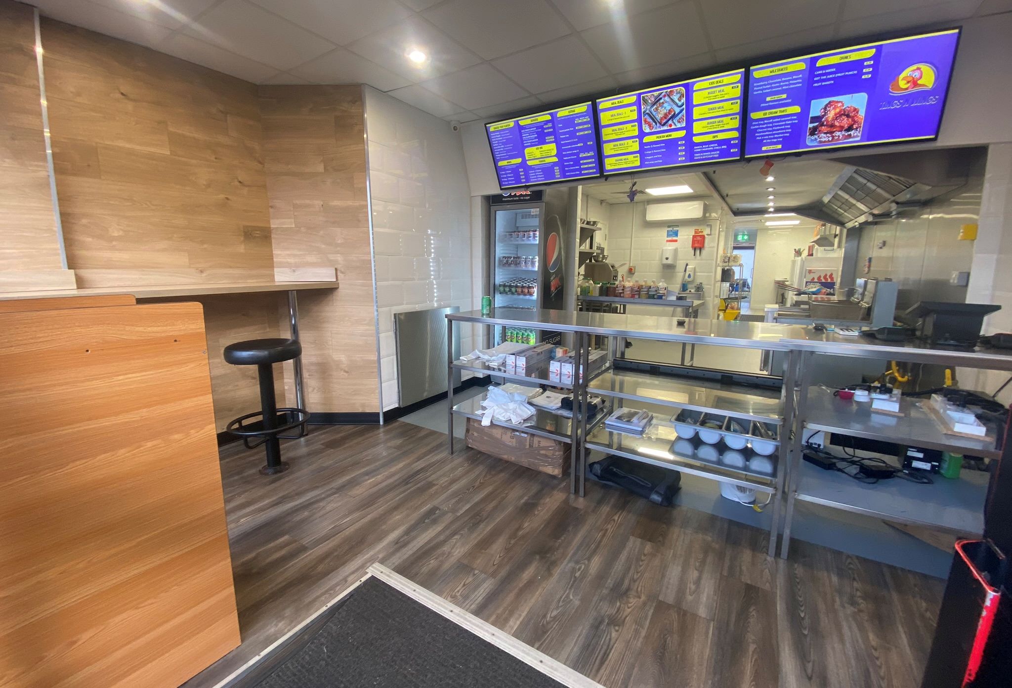 MIXED USE INVESTMENT A FREEHOLD FOOD TAKEAWAY WITH STUDIO FLAT FULLY LET FOR £15,000 PA PLUS GROUND RENT FROM FIRST FLOOR FLAT SOLD ON LONG LEASE