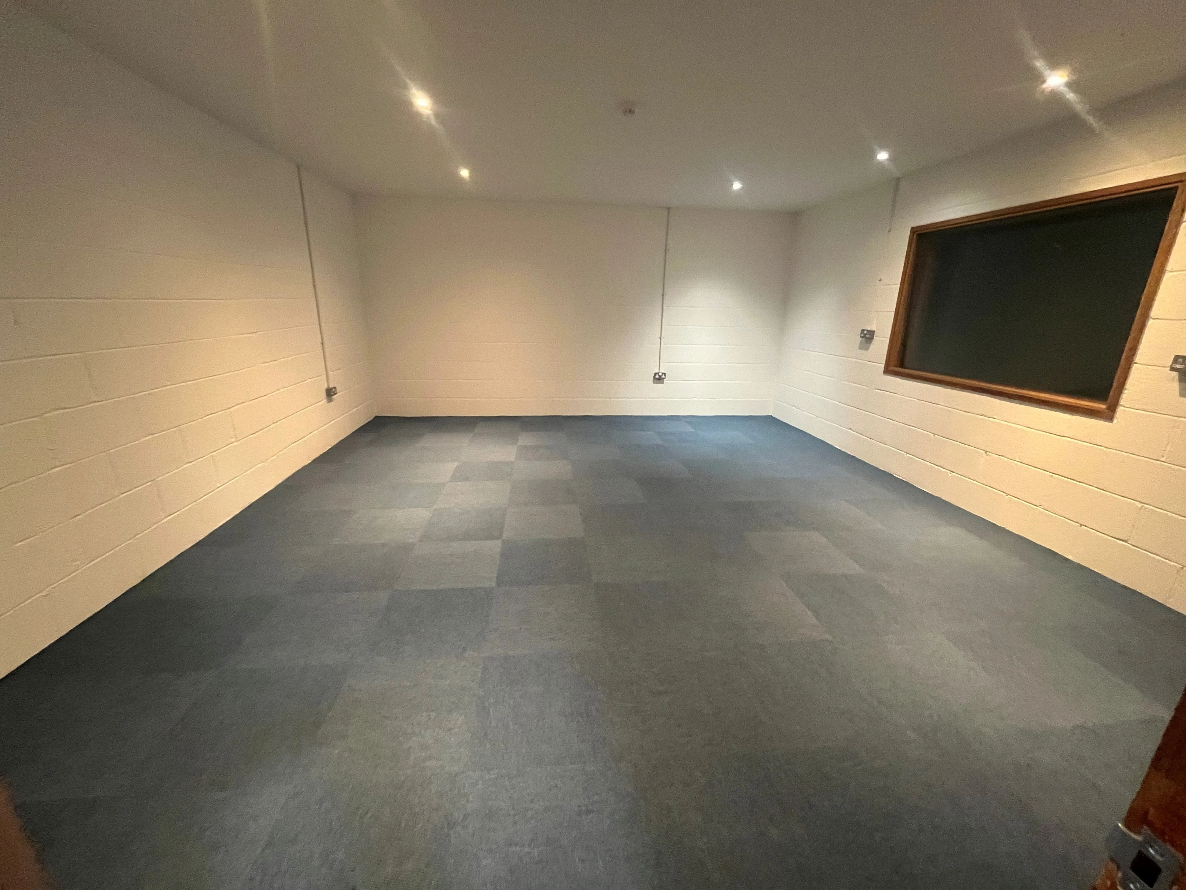 COMMERCIAL  OFFICE INVESTMENT:  A TERRACED F1 USE INDUSTRIAL PREMISES WITH NINE PARKING SPACES MEASURING 6,118 SQ FT LOCATED CLOSE TO TOWN CENTRE