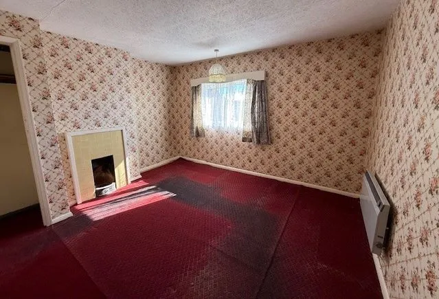 REFURBISHMENT OPPORTUNITY: A THREE BEDROOM VACANT FREEHOLD HOUSE IN A POPULAR VILLAGE LOCATION IN NEED OF MODERNISATION AND REFURBISHMENT  