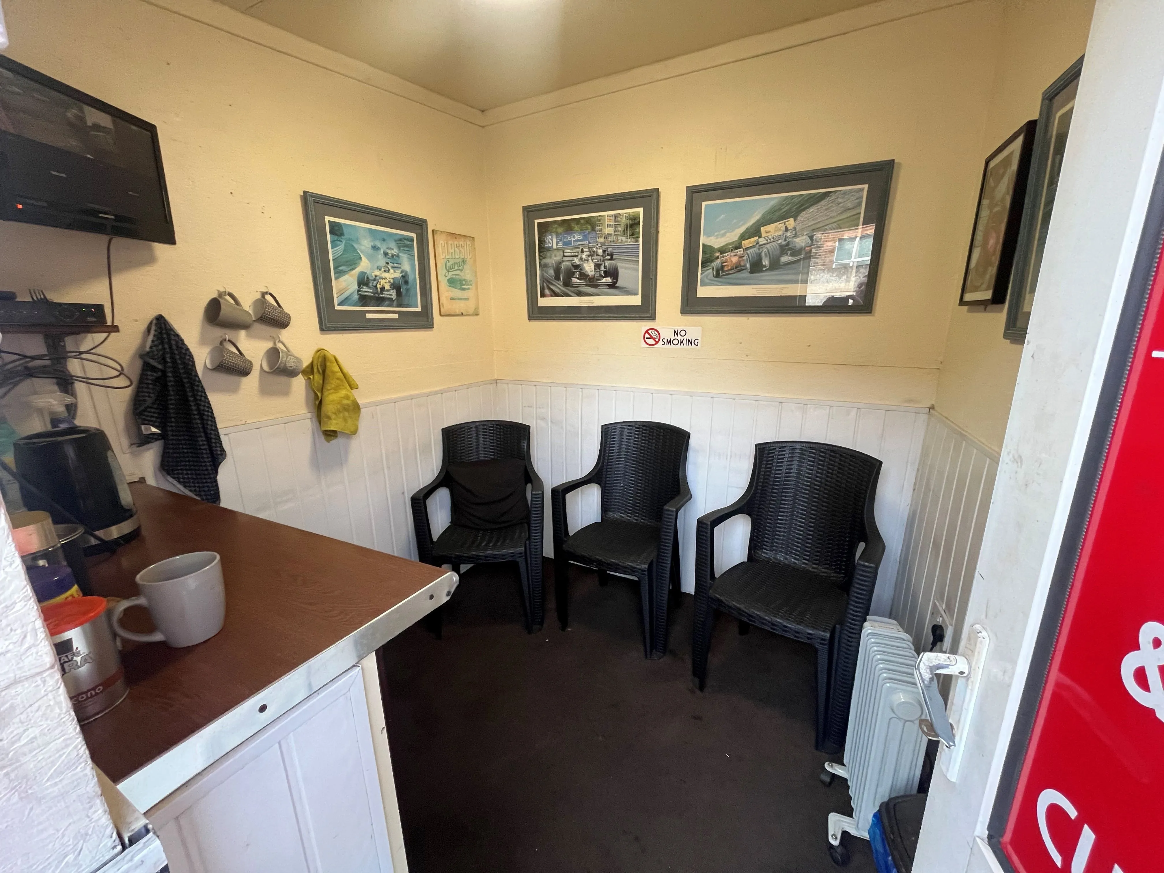 INVESTMENT/DEVELOPMENT: A FREEHOLD BUILDING OF 3 FLATS AND COMMERCIAL WORKSHOP WITH REAR YARD THAT BENEFITS FROM PLANNING PERMISSION