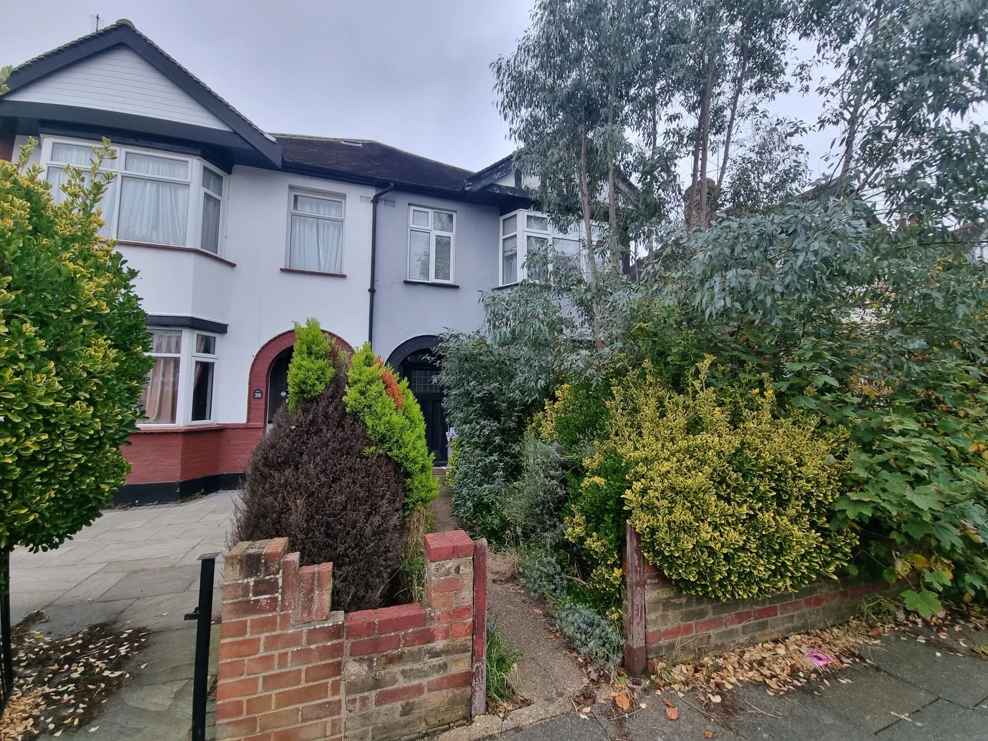 BUY TO LET INVESTMENT: A THREE BEDROOM FIRST FLOOR MAISONETTE WITH TENANT IN OCCUPATION PRODUCING AN INCOME OF  £20,400 PER ANNUM