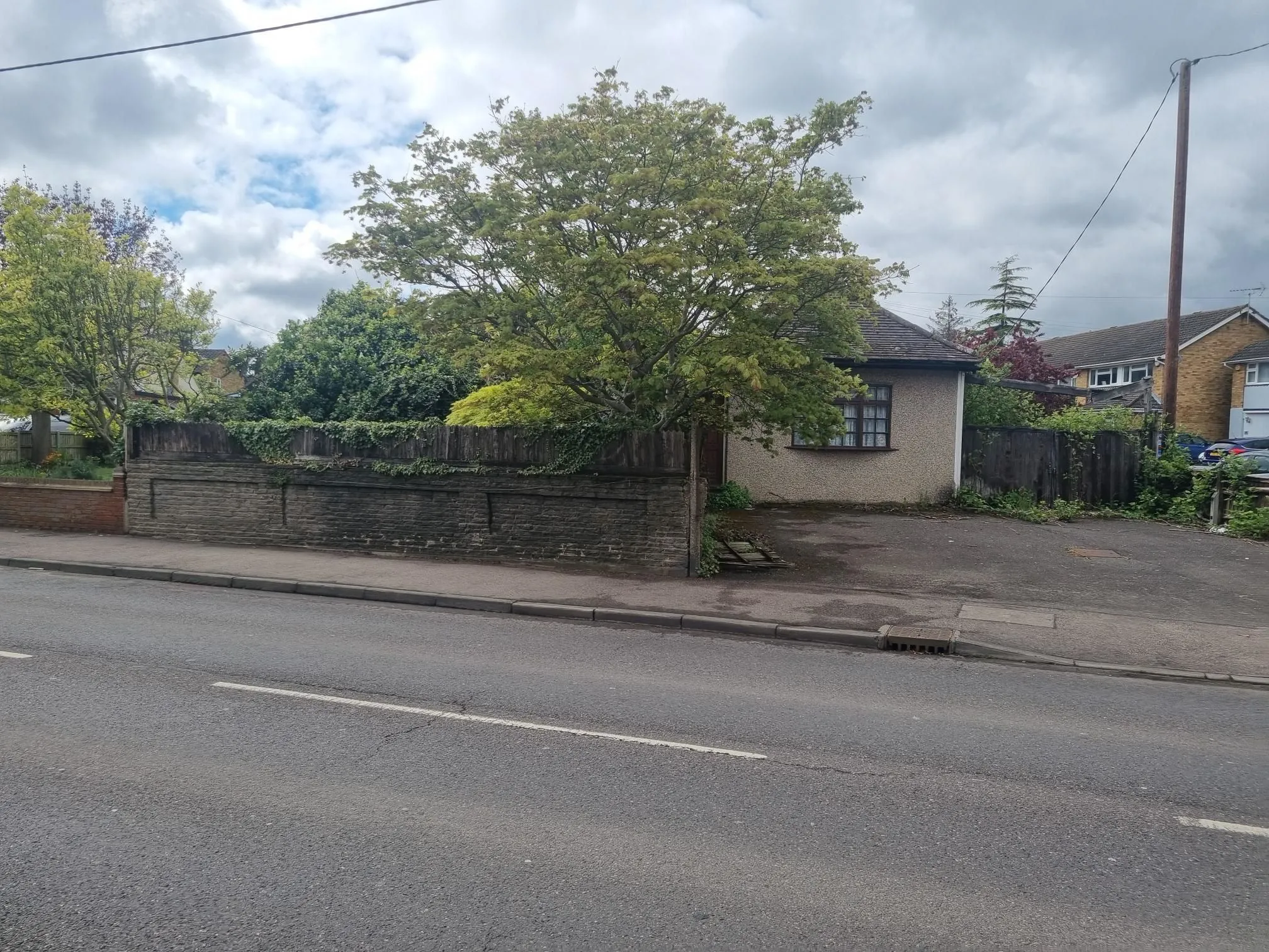 DEVELOPMENT OPPORTUNITY: A DETACHED BUNGALOW ON A GOOD SIZED PLOT WITH REDEVELOPMENT POTENTIAL FOR MULTIPLE DWELLINGS SUBJECT TO PLANNING
