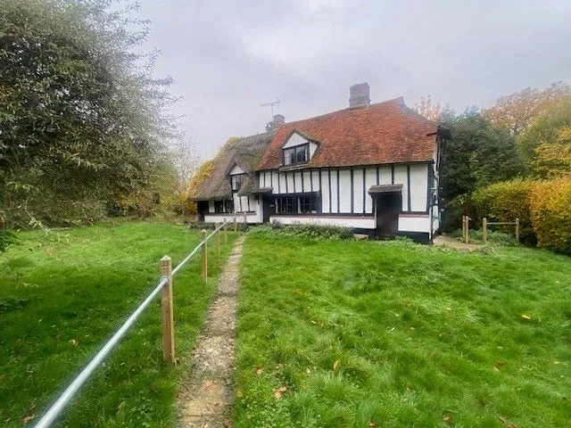 REFURBISHMENT/POTENTIAL DEVELOPMENT: A VACANT GRADE II LISTED DETACHED COTTAGE POSITIONED ON EDGE OF A 0.8 ACRE PLOT IN POPULAR RURAL LOCATION