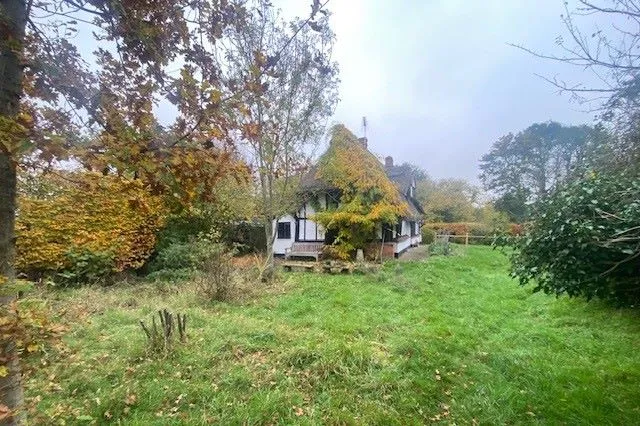 REFURBISHMENT/POTENTIAL DEVELOPMENT: A VACANT GRADE II LISTED DETACHED COTTAGE POSITIONED ON EDGE OF A 0.8 ACRE PLOT IN POPULAR RURAL LOCATION