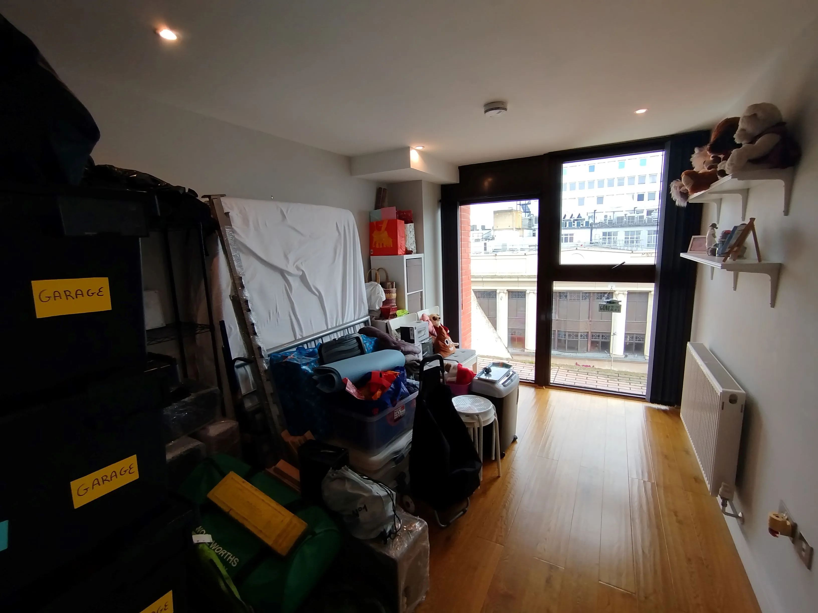 RESIDENTIAL/BUY TO LET INVESTMENT: MODERN TWO BEDROOM APARTMENT IN THE HEART OF THE CITY CENTRE CONSIDERED TO BE AN IDEAL BUY TO LET INVESTMENT