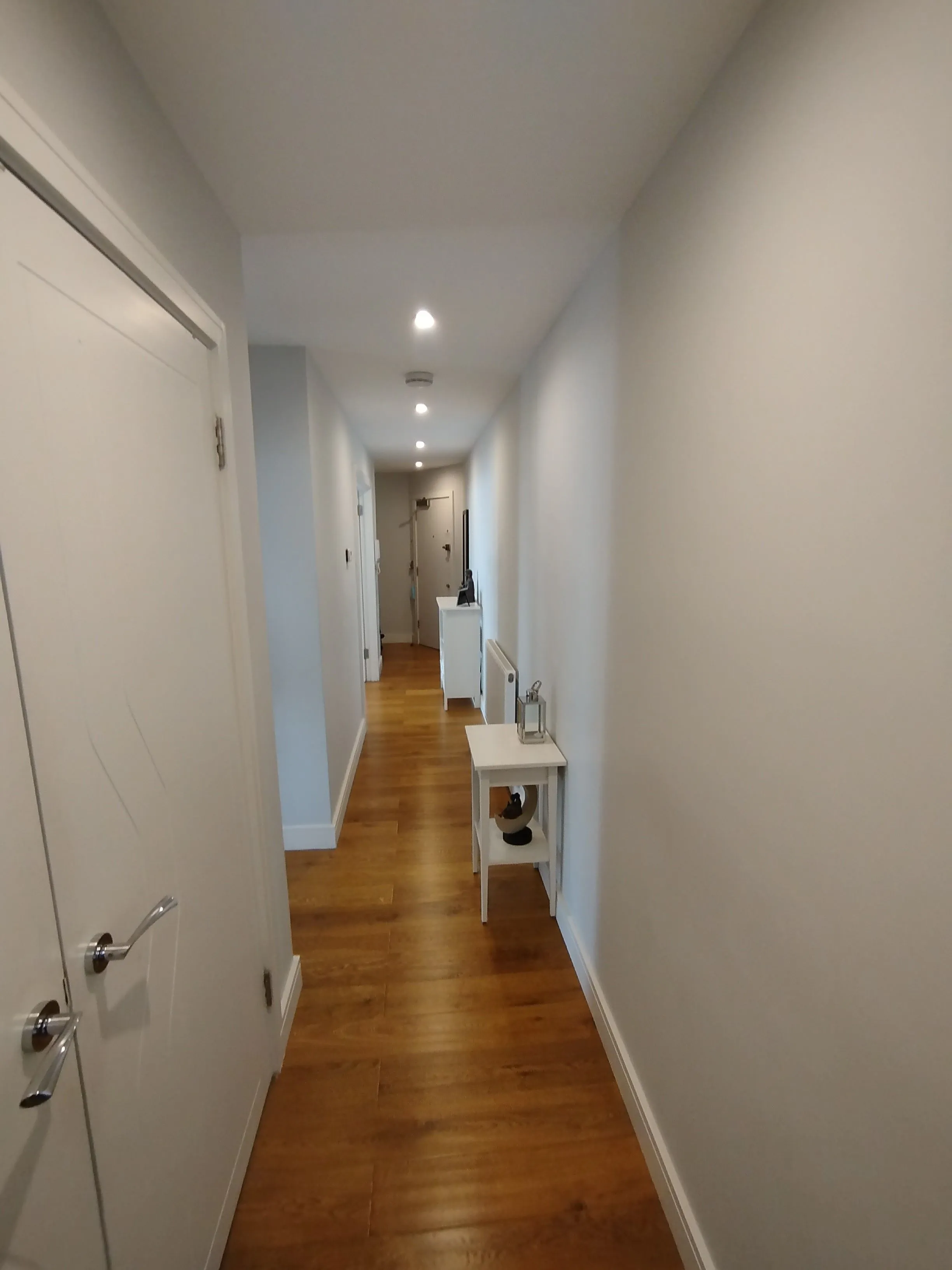 RESIDENTIAL/BUY TO LET INVESTMENT: MODERN TWO BEDROOM APARTMENT IN THE HEART OF THE CITY CENTRE CONSIDERED TO BE AN IDEAL BUY TO LET INVESTMENT