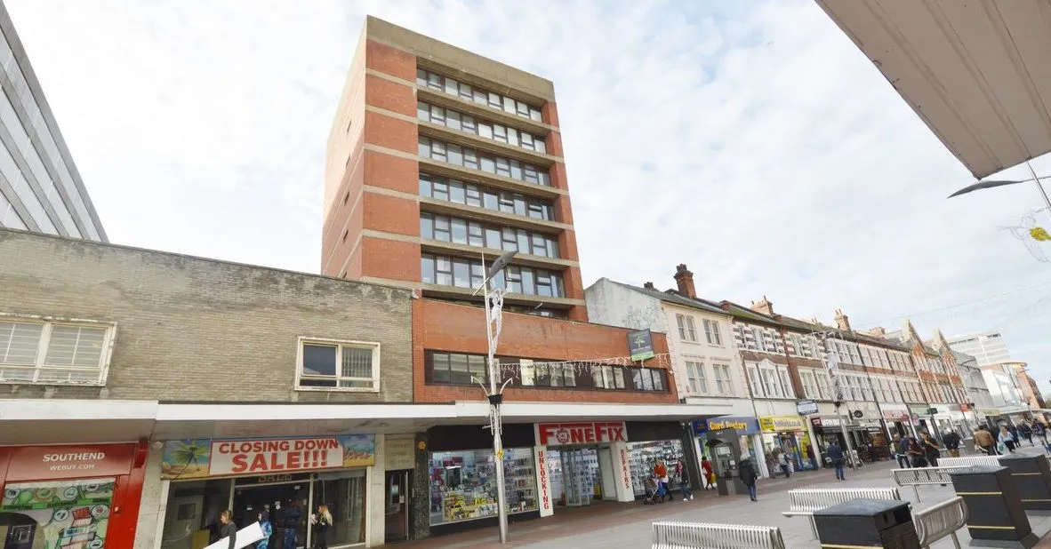 RESIDENTIAL/BUY TO LET INVESTMENT: MODERN TWO BEDROOM APARTMENT IN THE HEART OF THE CITY CENTRE CONSIDERED TO BE AN IDEAL BUY TO LET INVESTMENT