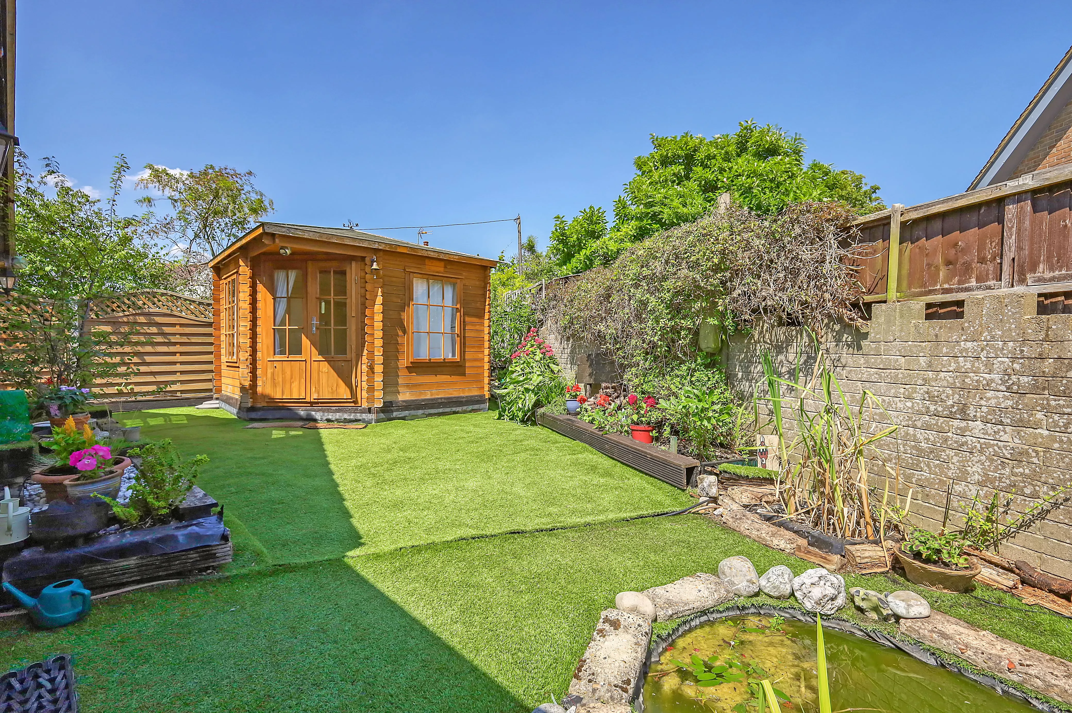 REFURBISHMENT OPPORTUNITY: A VACANT FREEHOLD DETACHED TIMBER FRAMED BUNGALOW IN A POPULAR VILLAGE IN NEED OF MODERNISATION AND IMPROVEMENT 