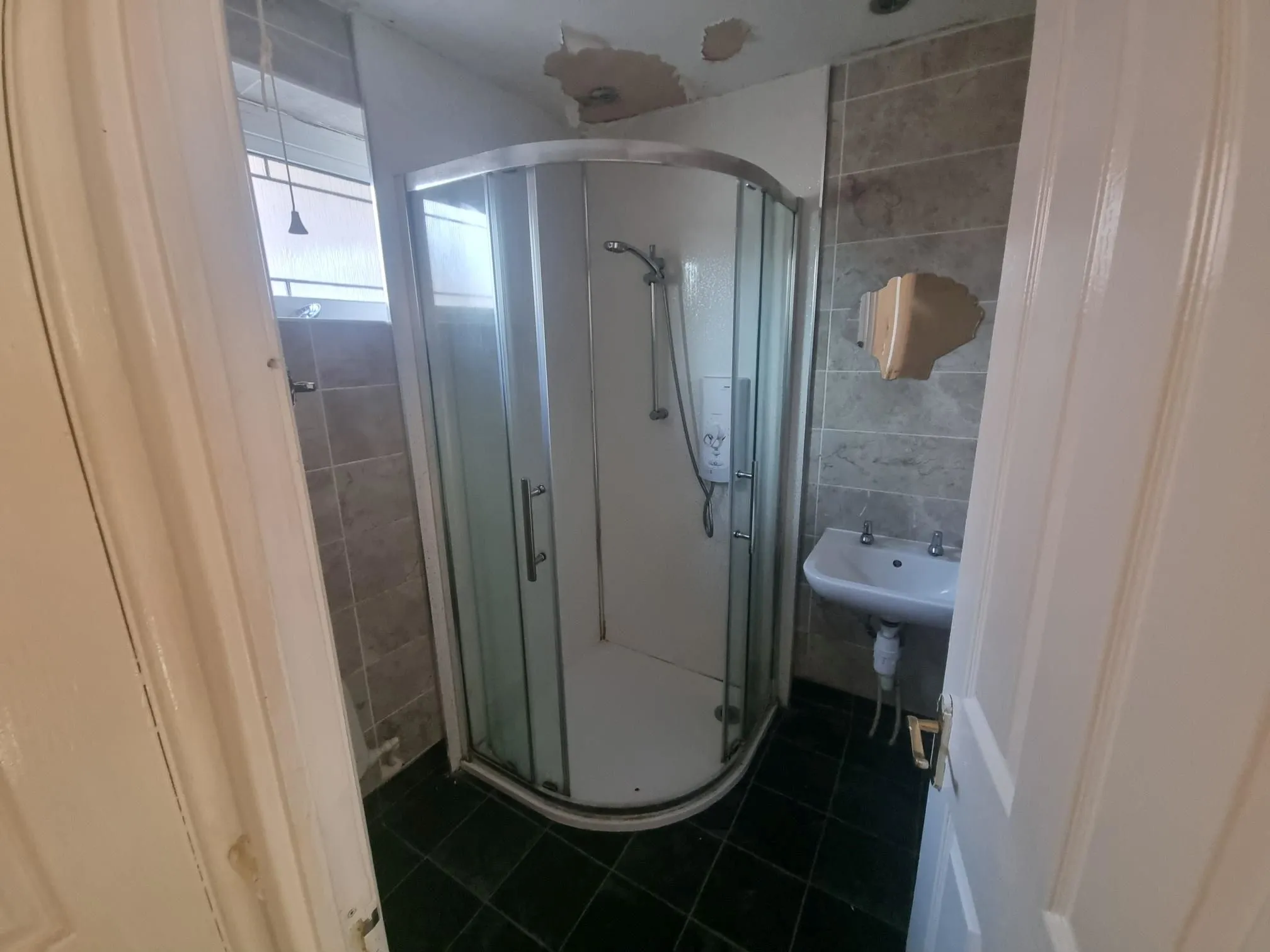 REFURBISHMENT OPPORTUNITY: A FREEHOLD VACANT  THREE BEDROOM TERRACED HOUSE IN NEED OF REFURBISHMENT CONSIDERED AS AN IDEAL INVESTMENT