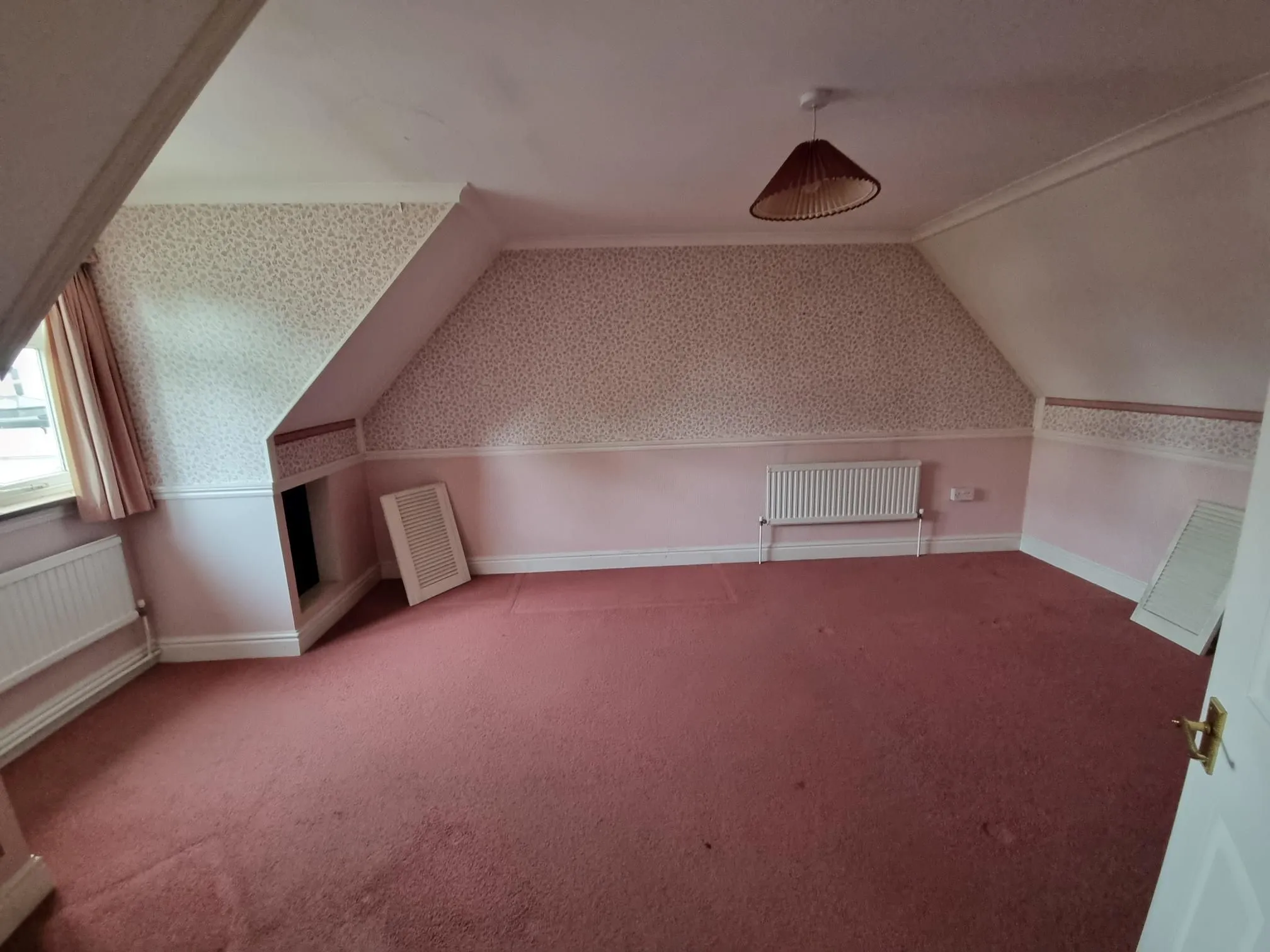 REFURBISHMENT OPPORTUNITY: A VACANT CHARACTER COTTAGE LOCATED IN THE VILLAGE OF COOPERSALE WITH POTENTIAL FOR EXTENDING SUBJECT TO CONSENT