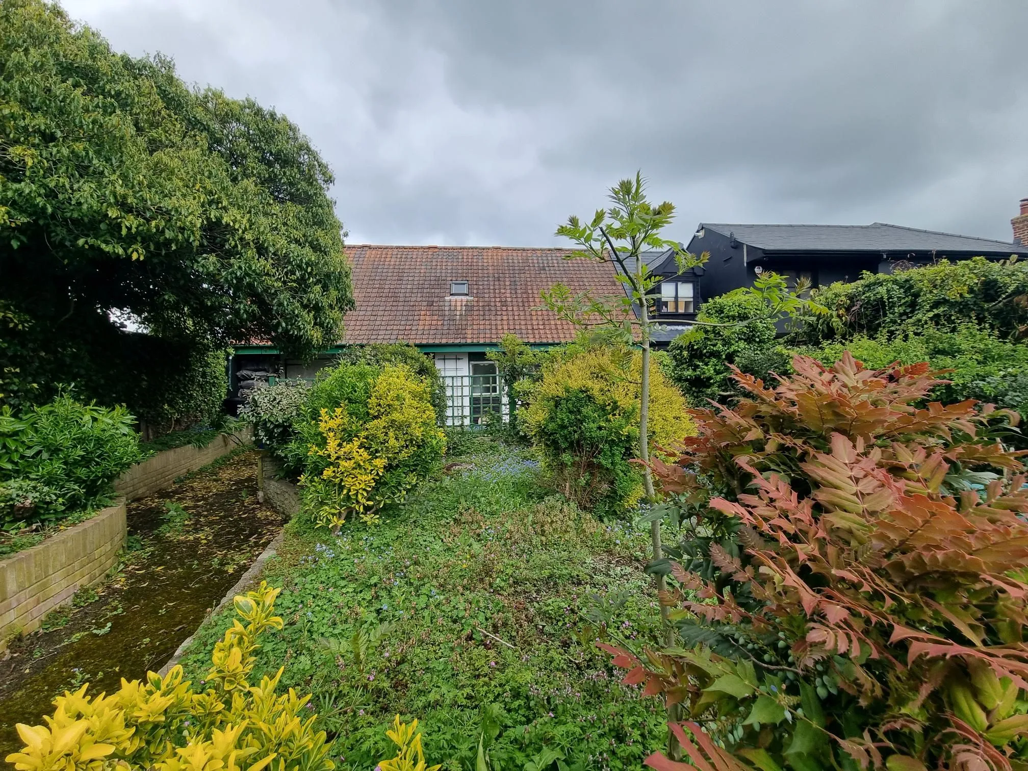 REFURBISHMENT OPPORTUNITY: A VACANT CHARACTER COTTAGE LOCATED IN THE VILLAGE OF COOPERSALE WITH POTENTIAL FOR EXTENDING SUBJECT TO CONSENT