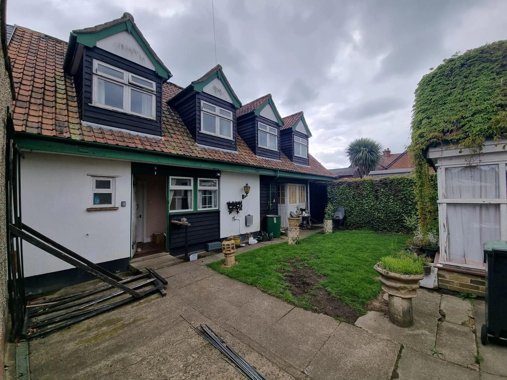 REFURBISHMENT OPPORTUNITY: A VACANT CHARACTER COTTAGE LOCATED IN THE VILLAGE OF COOPERSALE WITH POTENTIAL FOR EXTENDING SUBJECT TO CONSENT