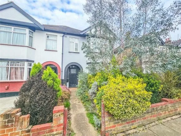 BUY TO LET INVESTMENT: A THREE BEDROOM FIRST FLOOR MAISONETTE WITH TENANT IN OCCUPATION PRODUCING AN INCOME OF  £20,400 PER ANNUM
