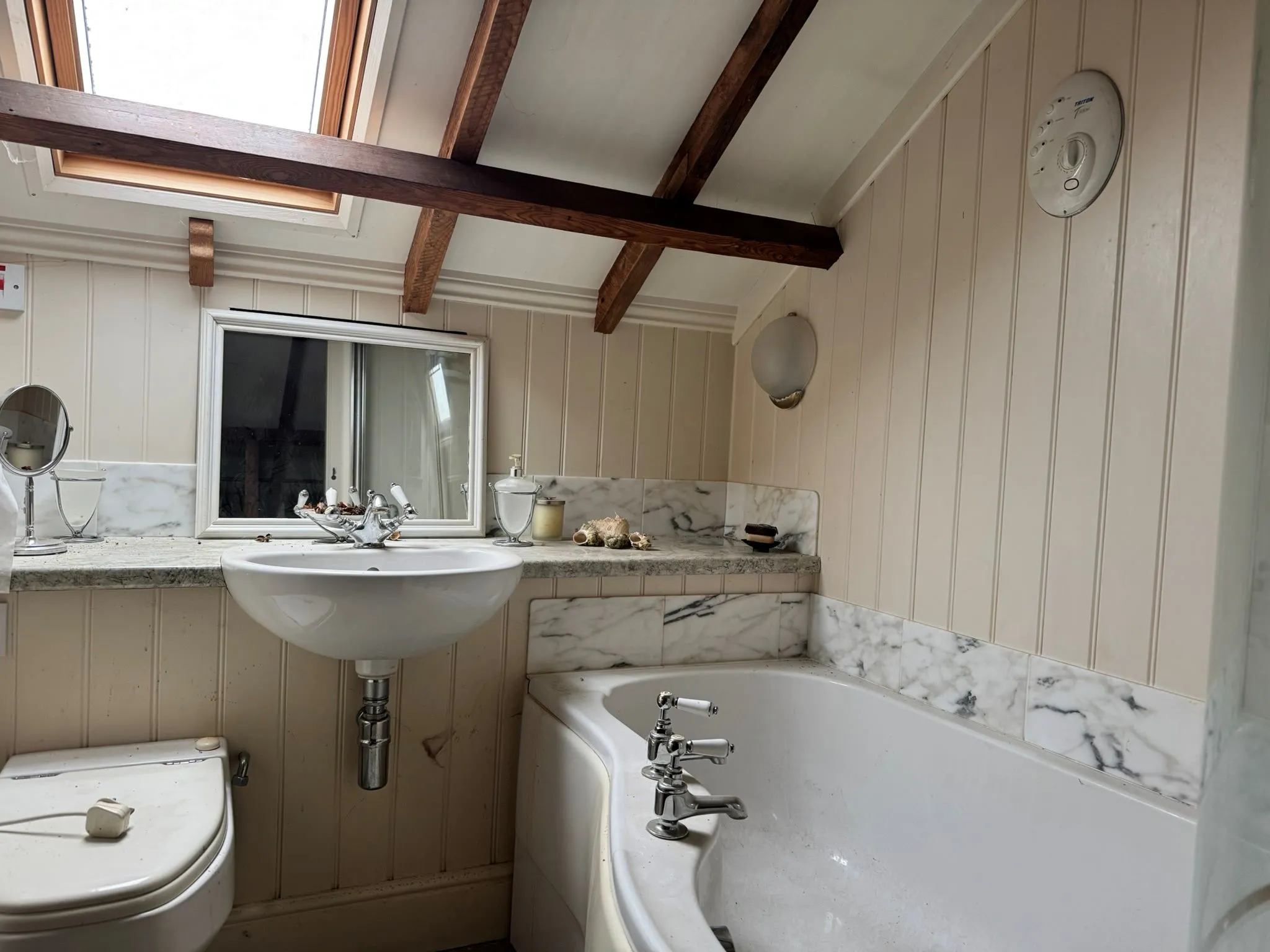 DEVELOPMENT POTENTIAL: VACANT FREEHOLD DETACHED CHALET ON 1/4 ACRE PLOT WITH RIVER FRONTED POSITION AND PRIVATE FIXED JETTY