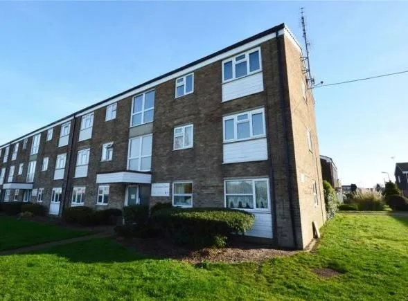 RESIDENTIAL/BUY TO LET INVESTMENT: A LEASEHOLD ONE BEDROOM VACANT GROUND FLOOR FLAT  CONSIDERED TO BE AN IDEAL BUY TO LET INVESTMENT