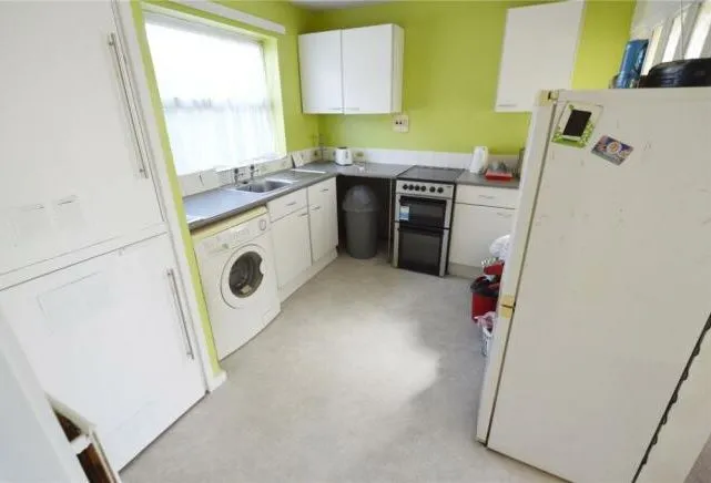 RESIDENTIAL/BUY TO LET INVESTMENT: A LEASEHOLD ONE BEDROOM VACANT GROUND FLOOR FLAT  CONSIDERED TO BE AN IDEAL BUY TO LET INVESTMENT