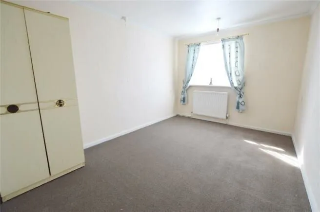 RESIDENTIAL/BUY TO LET INVESTMENT: A LEASEHOLD ONE BEDROOM VACANT GROUND FLOOR FLAT  CONSIDERED TO BE AN IDEAL BUY TO LET INVESTMENT