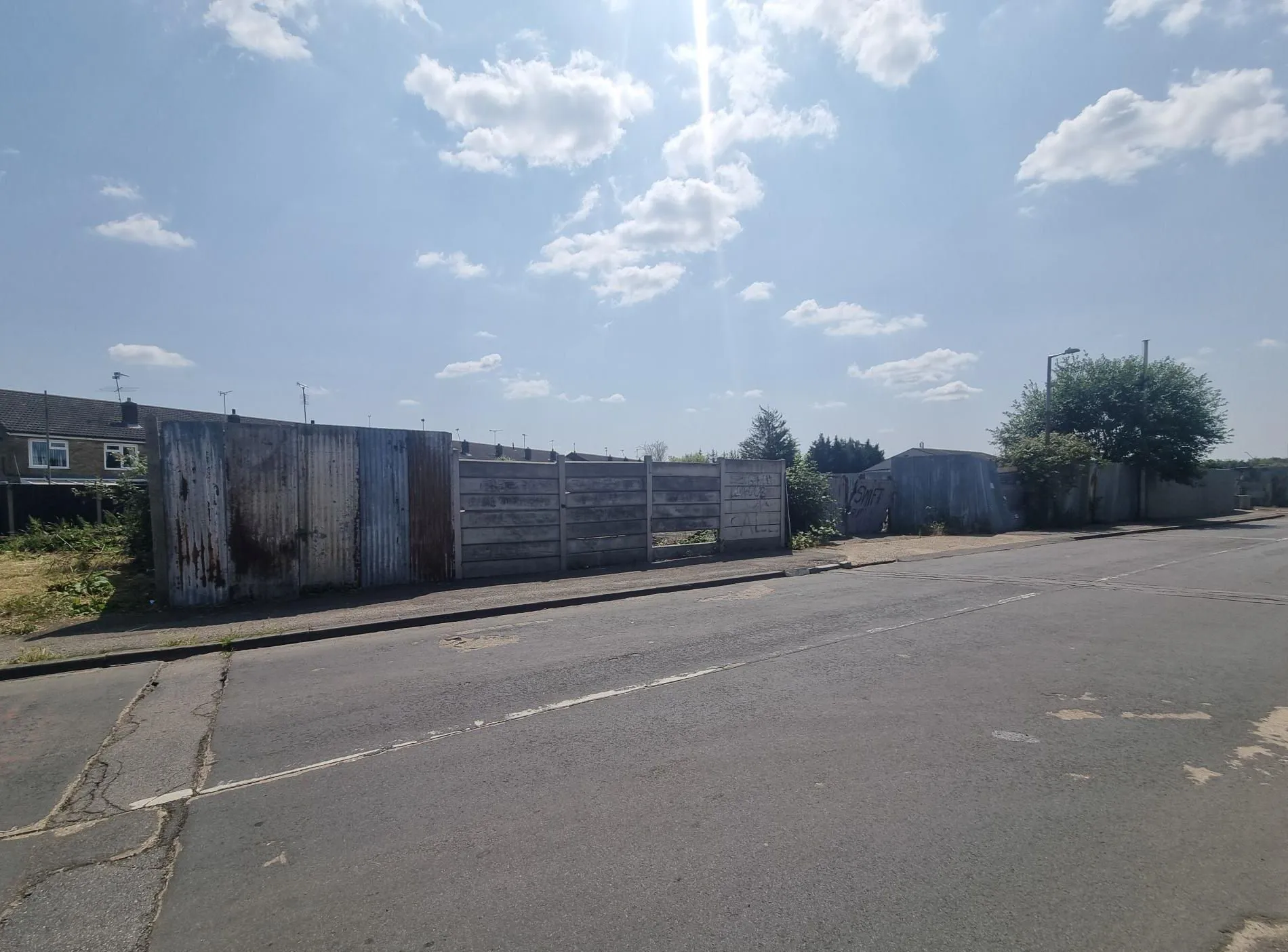 COMMERCIAL INVESTMENT OPPORTUNITY:  A VACANT FREEHOLD COMMERCIAL YARD LOCATED CLOSE TO TILBURY DOCKS MEASURING APPROXIMATELY 8192 SQ.FT