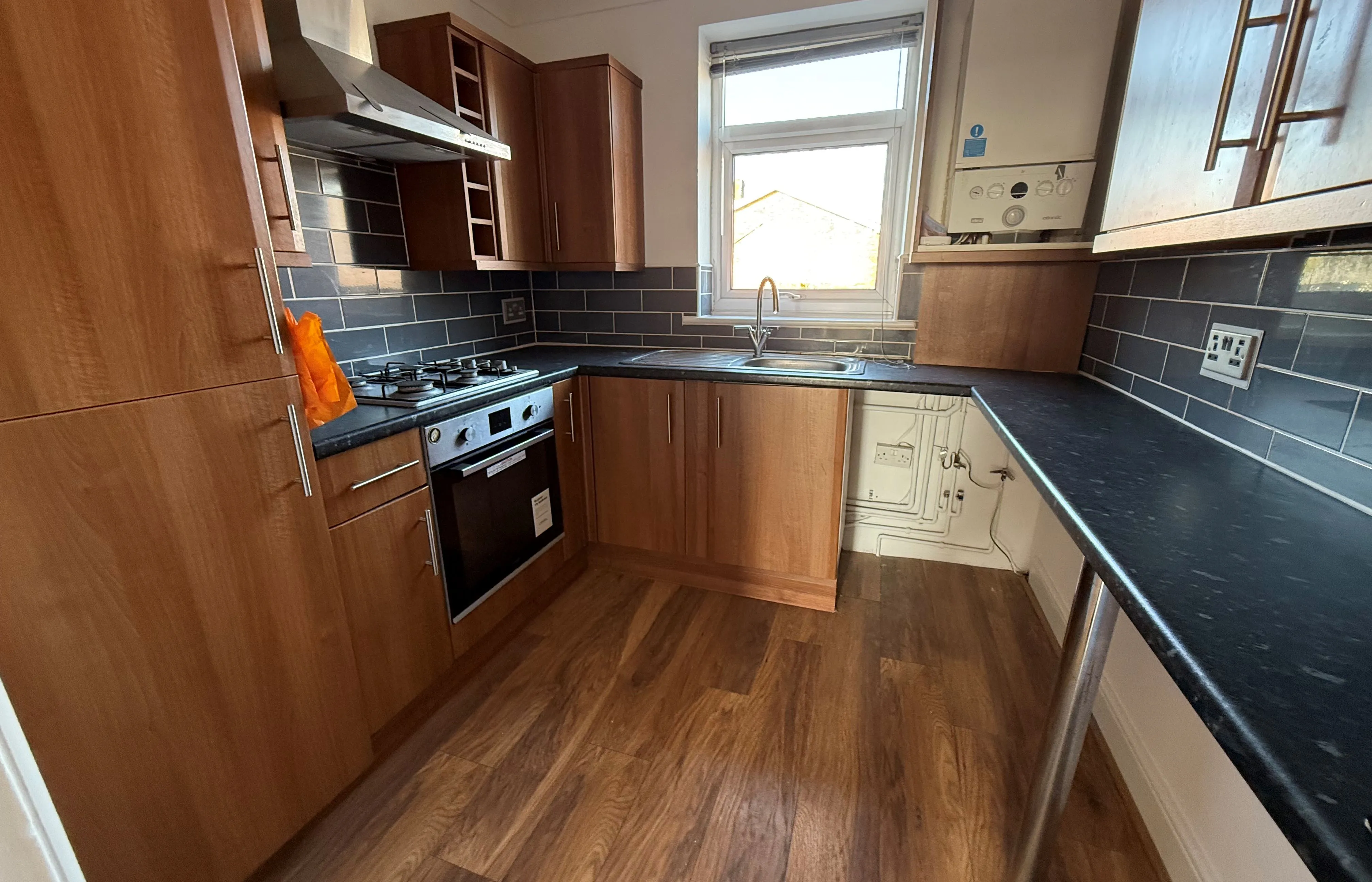 RESIDENTIAL INVESTMENT:  VACANT LEASEHOLD ONE BEDROOM FIRST FLOOR APARTMENT WITH PLANNING FOR A LOFT ROOM AND OFF STREET PARKING