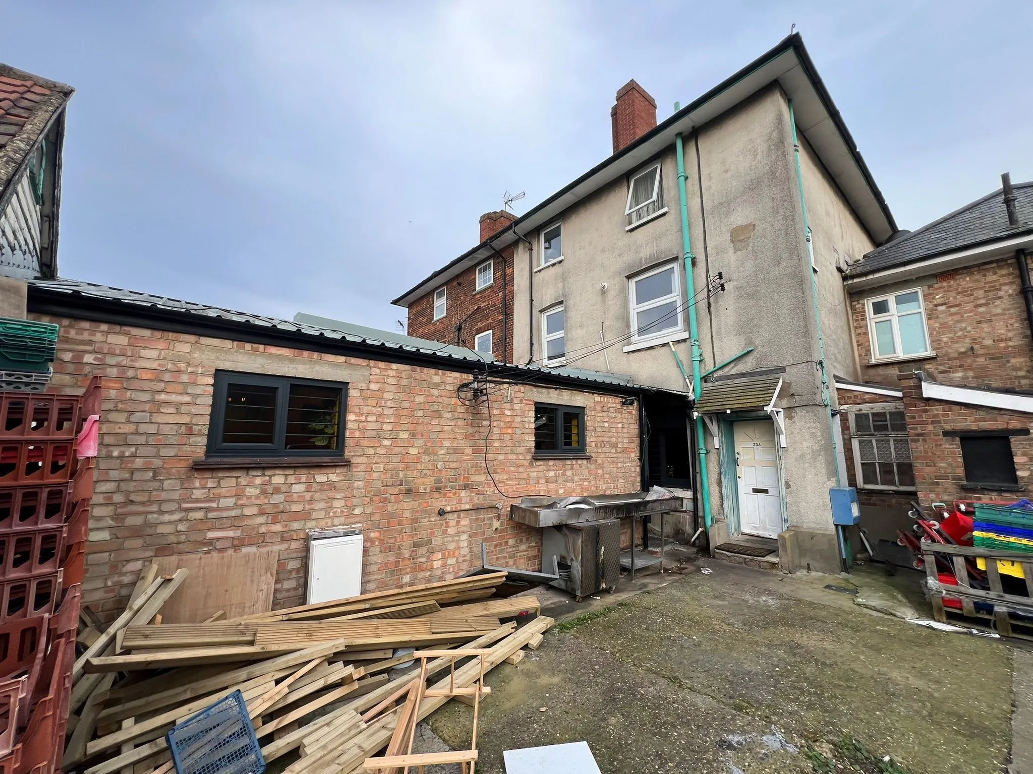FREEHOLD INVESTMENT: A MIXED USE PROPERTY COMPRISING A RESTAURANT AND A THREE BEDROOM MAISONETTE PRODUCING AN INCOME OF £40,800 PER ANNUM