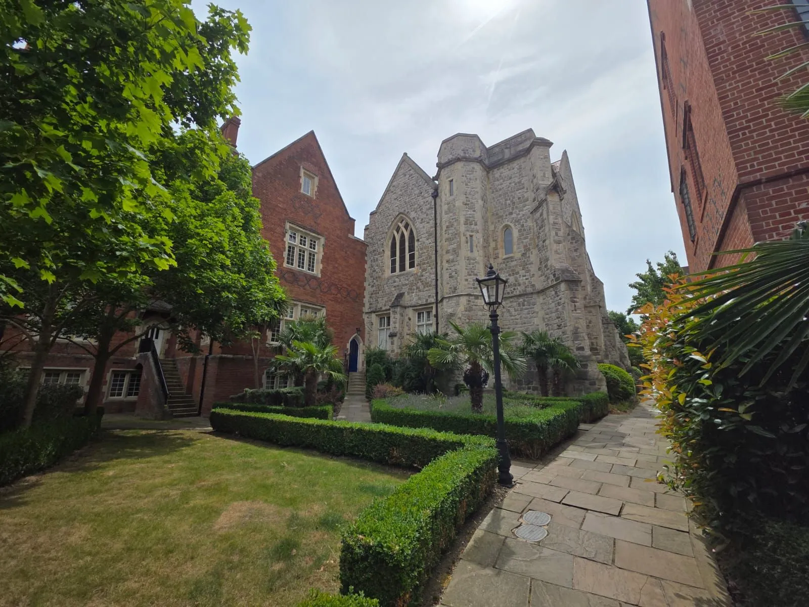RESIDENTIAL INVESTMENT: A VACANT TWO BEDROOM TWO BATHROOM FIRST FLOOR APARTMENT SET WITHIN THE SOUGHT AFTER THE GALLERIES DEVELOPMENT
