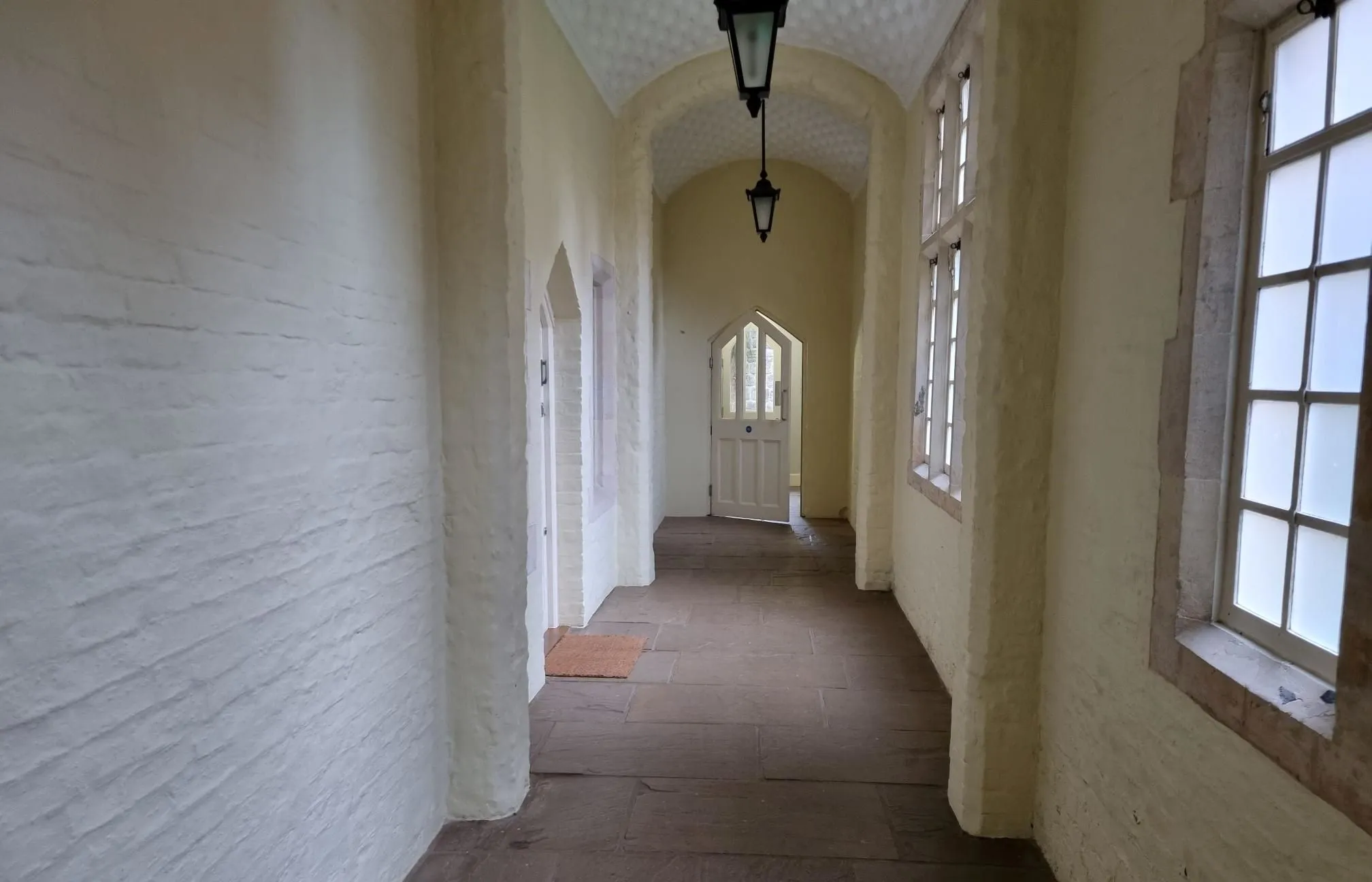 RESIDENTIAL INVESTMENT: A VACANT TWO BEDROOM TWO BATHROOM FIRST FLOOR APARTMENT SET WITHIN THE SOUGHT AFTER THE GALLERIES DEVELOPMENT