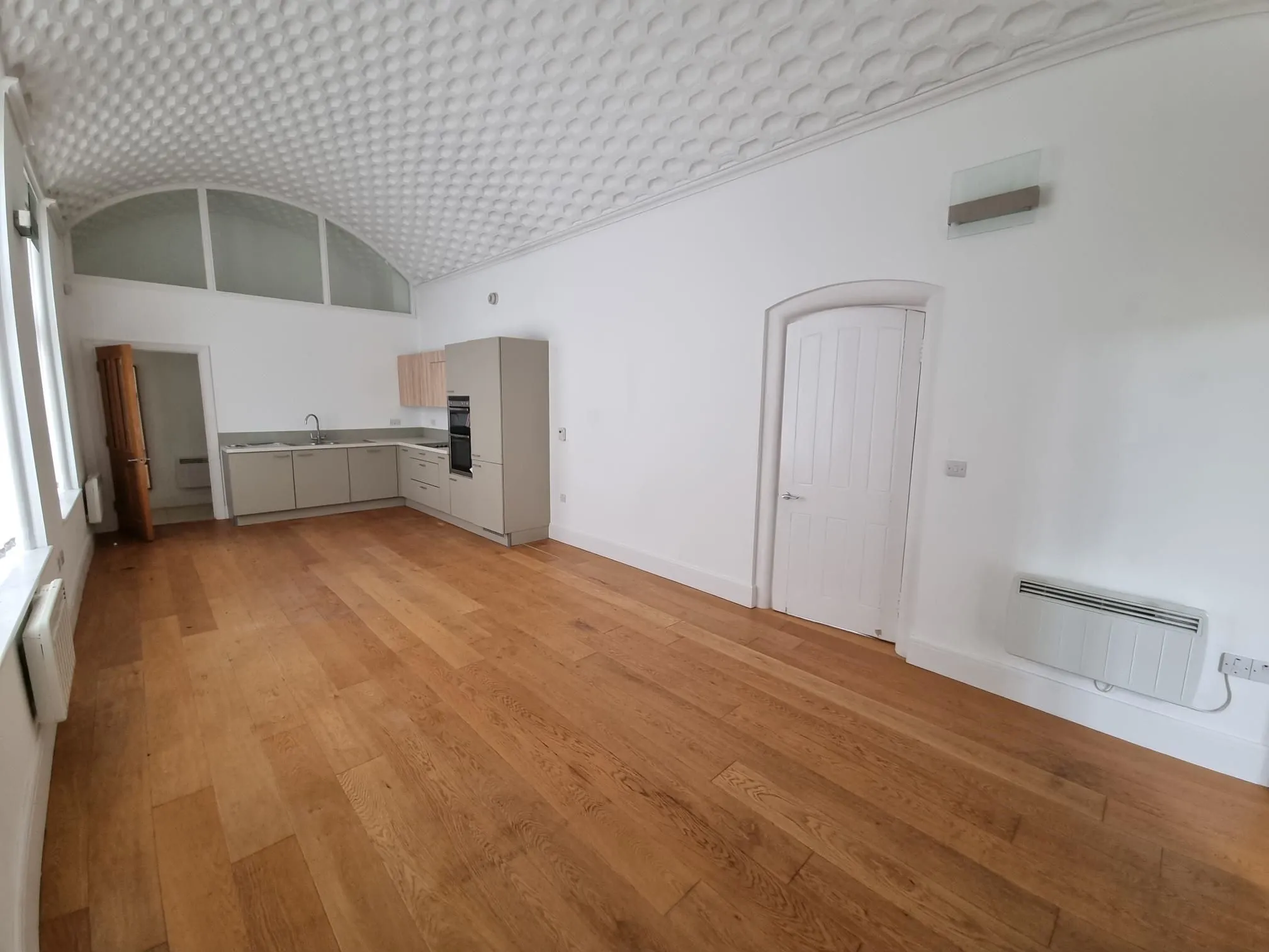 RESIDENTIAL INVESTMENT: A VACANT TWO BEDROOM TWO BATHROOM FIRST FLOOR APARTMENT SET WITHIN THE SOUGHT AFTER THE GALLERIES DEVELOPMENT
