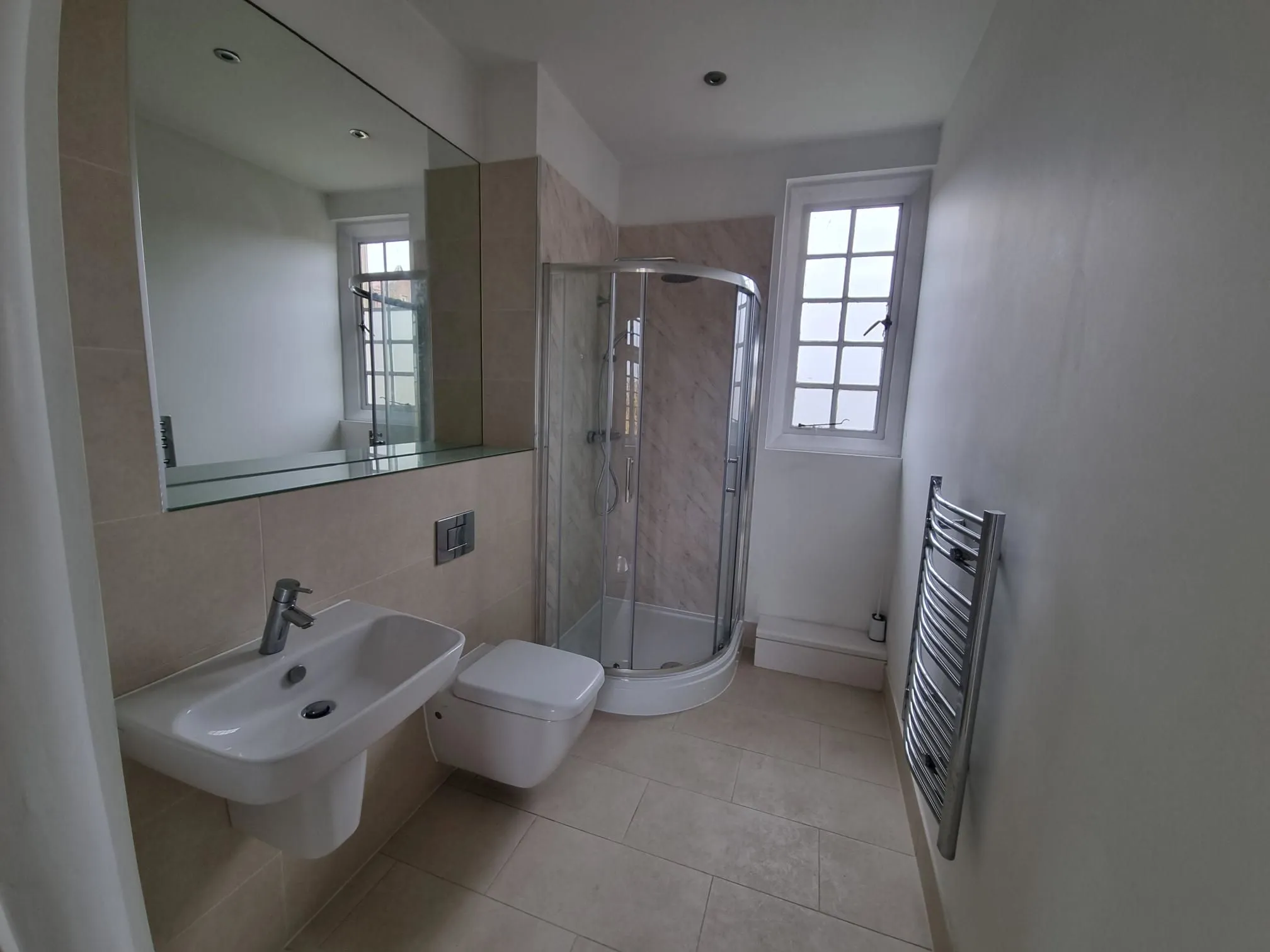 RESIDENTIAL INVESTMENT: A VACANT TWO BEDROOM TWO BATHROOM FIRST FLOOR APARTMENT SET WITHIN THE SOUGHT AFTER THE GALLERIES DEVELOPMENT