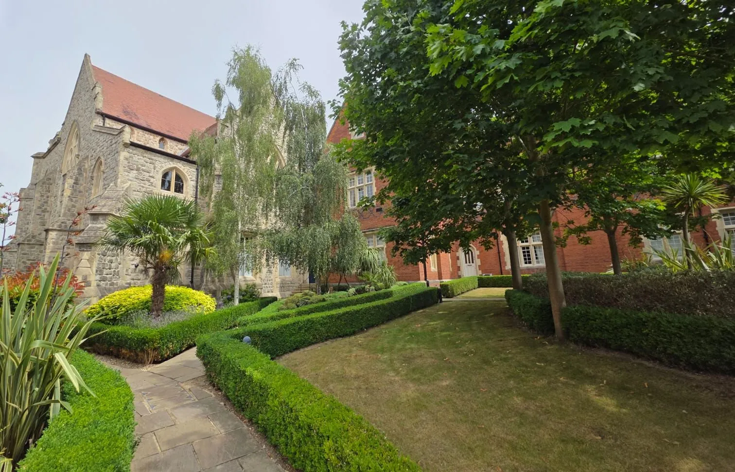 RESIDENTIAL INVESTMENT: A VACANT TWO BEDROOM TWO BATHROOM FIRST FLOOR APARTMENT SET WITHIN THE SOUGHT AFTER THE GALLERIES DEVELOPMENT