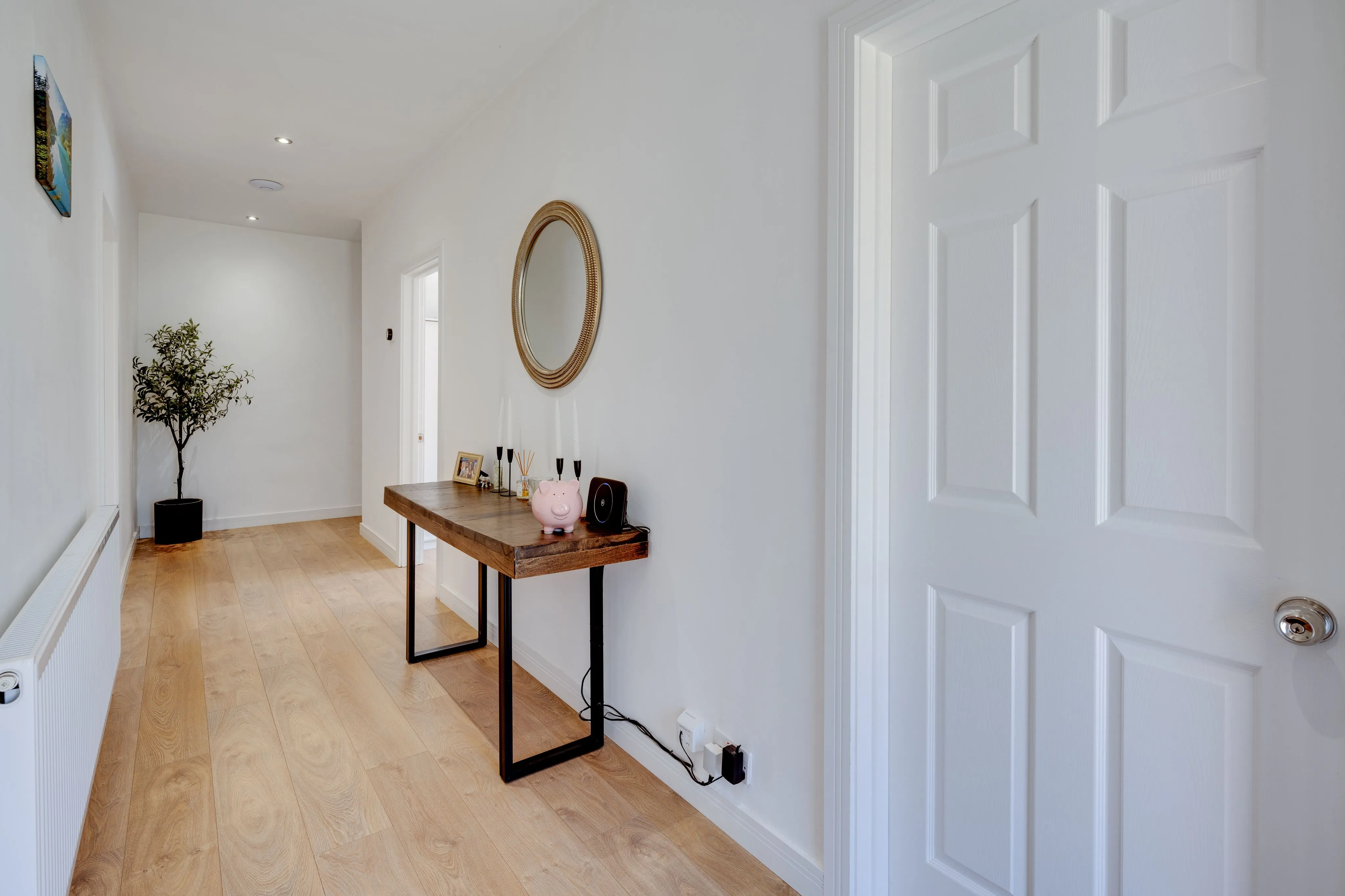 RESIDENTIAL: A WELL PRESENTED SPACIOUS FAMILY HOME WITH ANNEX AND DOUBLE CARPORT ON PLOT JUST UNDER ONE ACRE IN SIZE IN POPULAR SEMI RURAL LOCATION